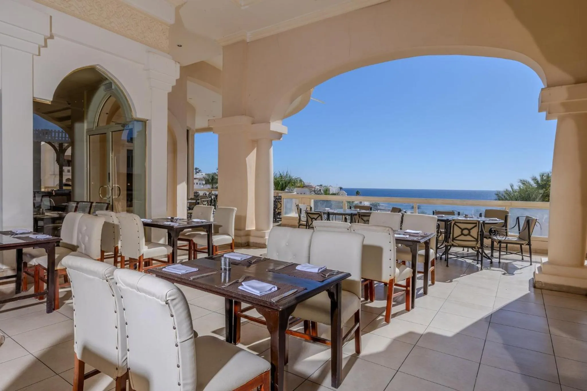 Restaurant/places to eat in Continental Plaza Beach Resort