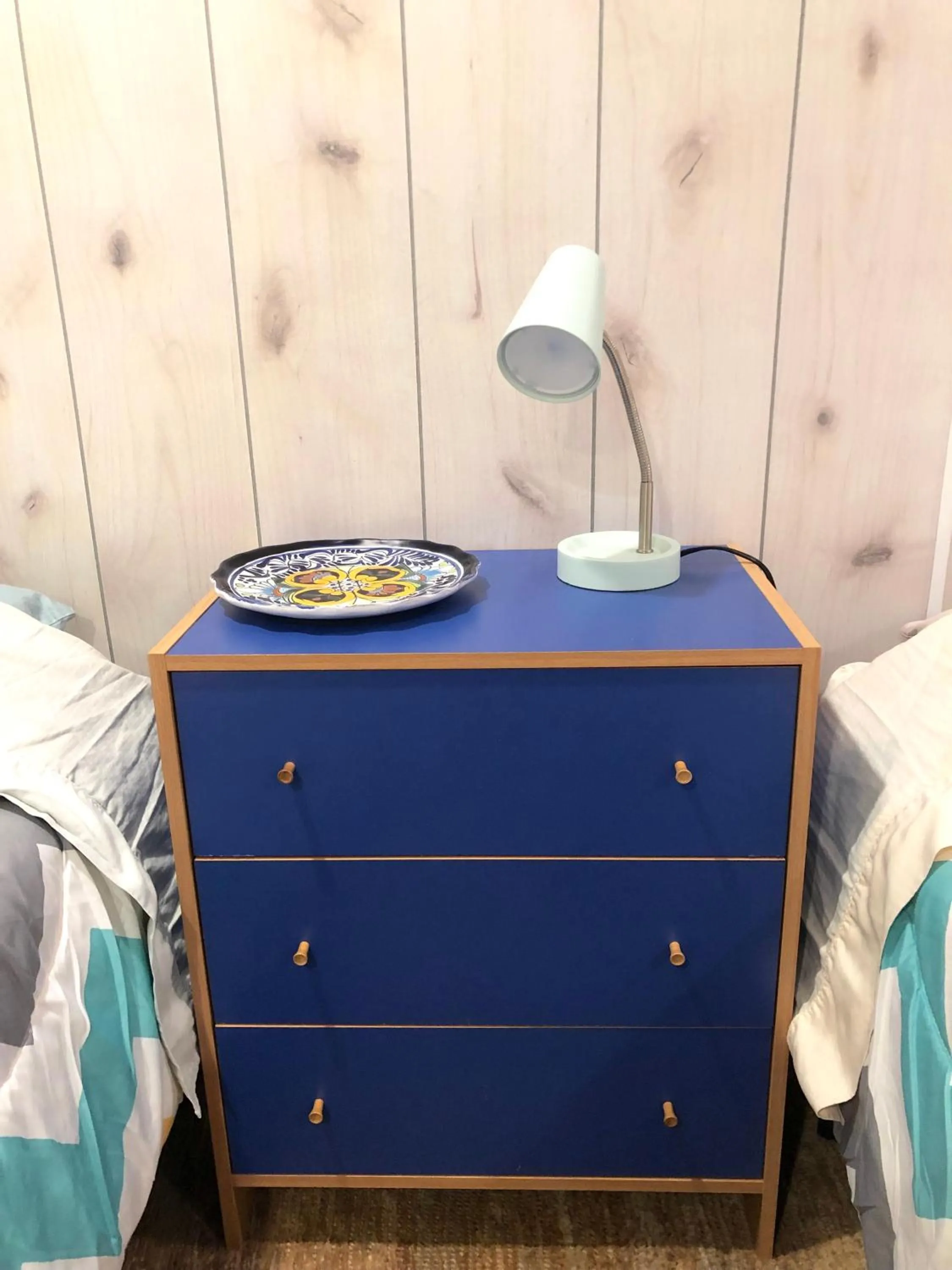 Bedroom, Bed in 5 Bedroom Huge House in Best Location Parking Fireplace Back Yard