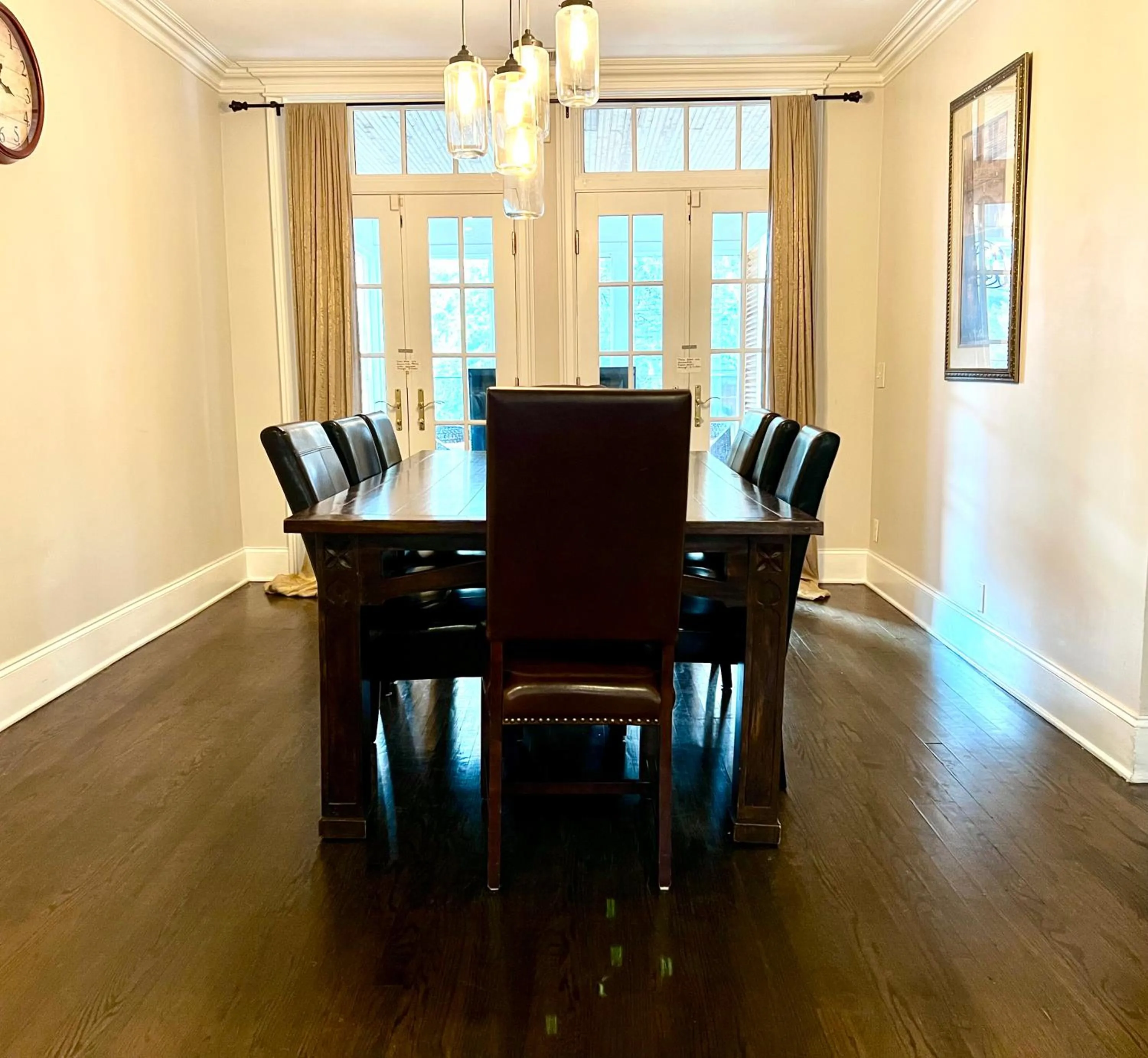 Dining area in 5 Bedroom Huge House in Best Location Parking Fireplace Back Yard
