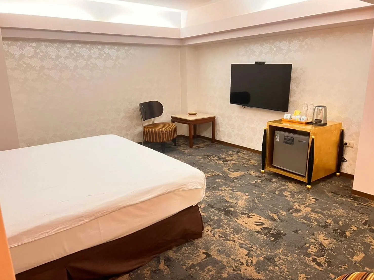 Bed in Chiayi King Hotel