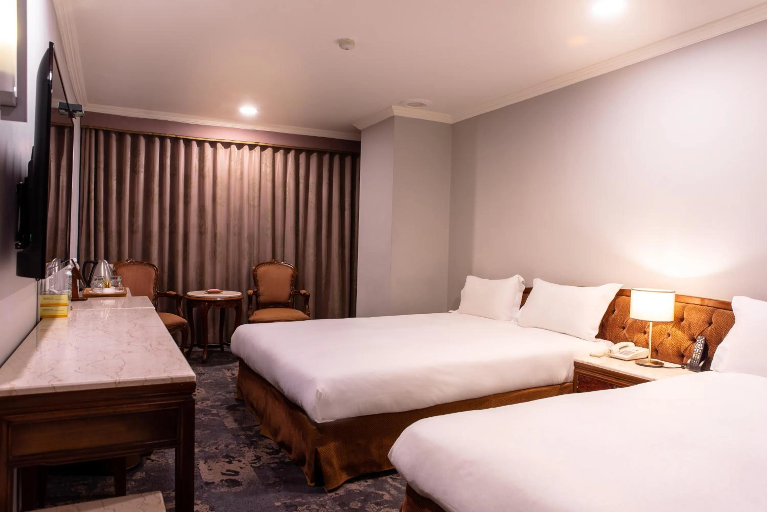 Bed in Chiayi King Hotel