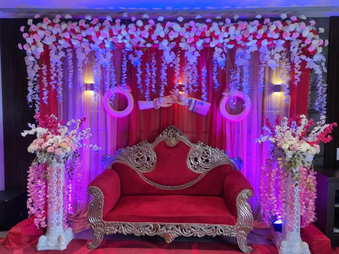 Restaurant/places to eat in The Onyx Hotel