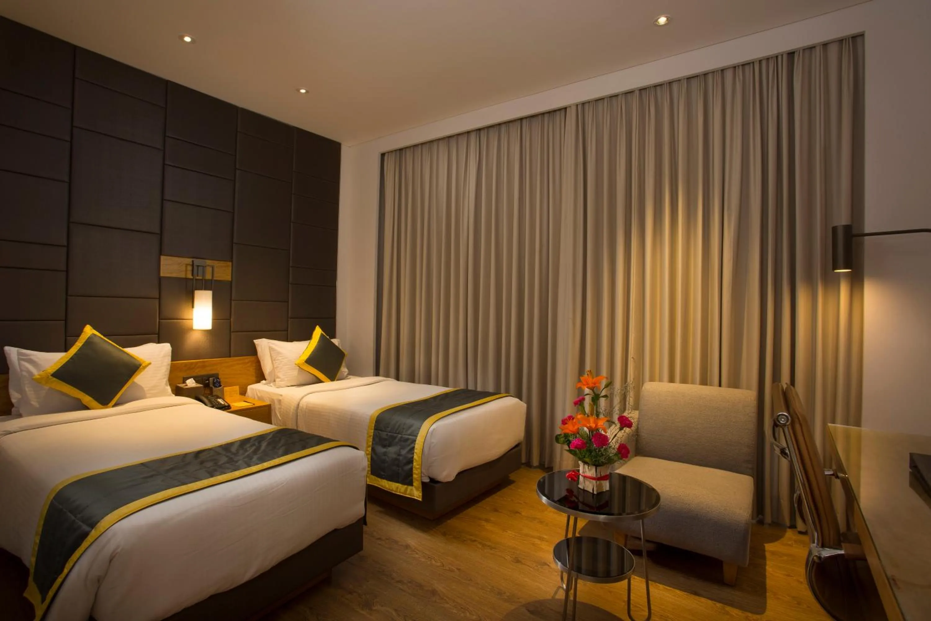 Bedroom, Bed in Fountain Tree by TGI