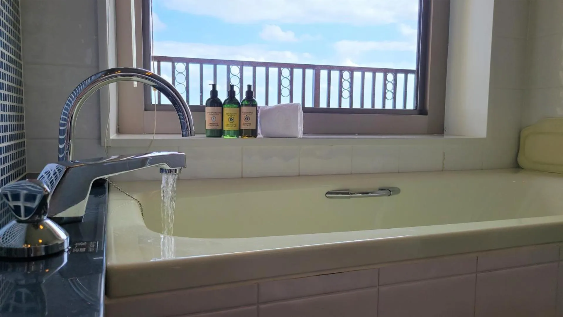 Hot Spring Bath in Loisir Spa Tower Naha