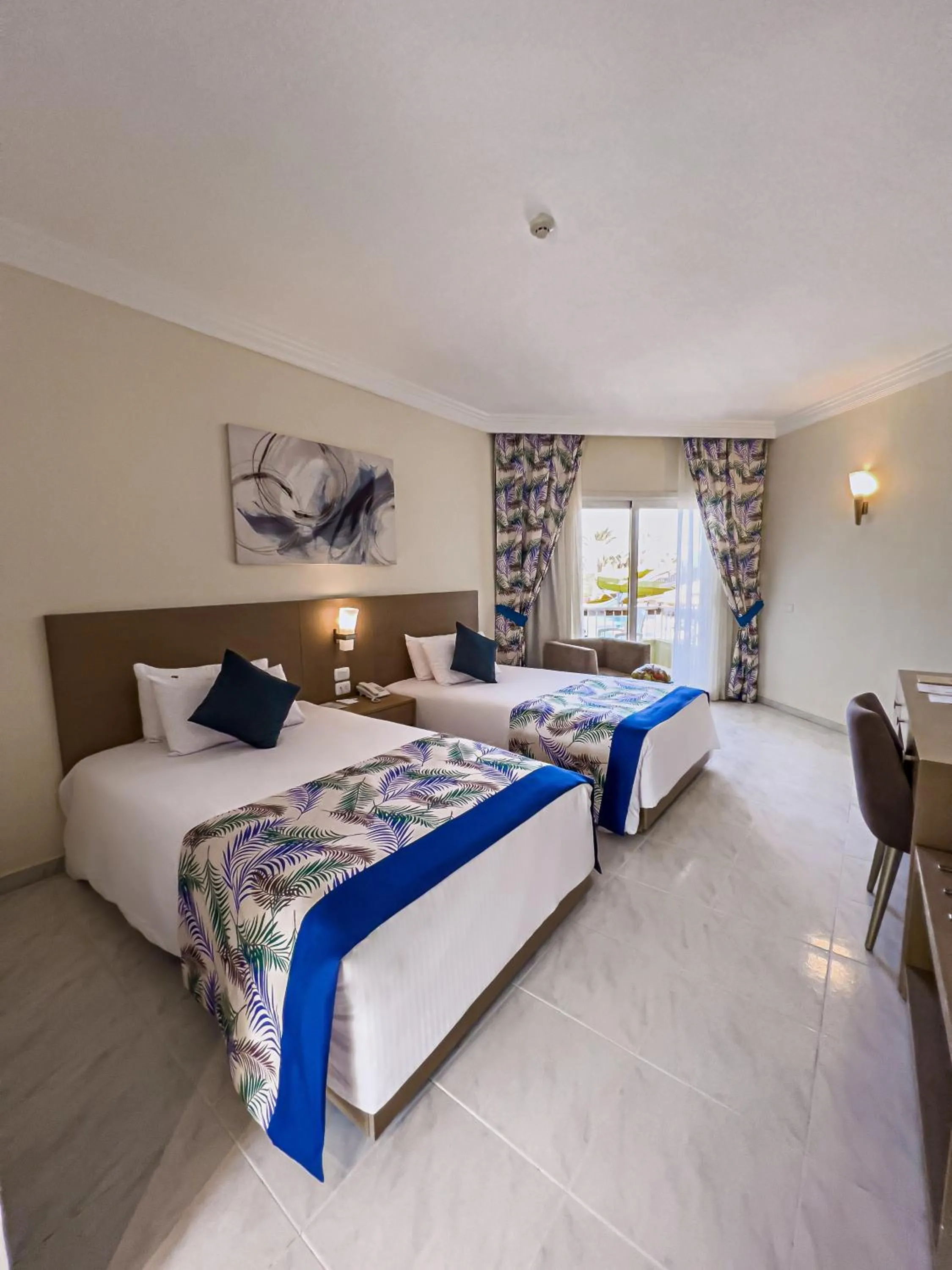 Bed in Palm Beach Resort Families and Couples only