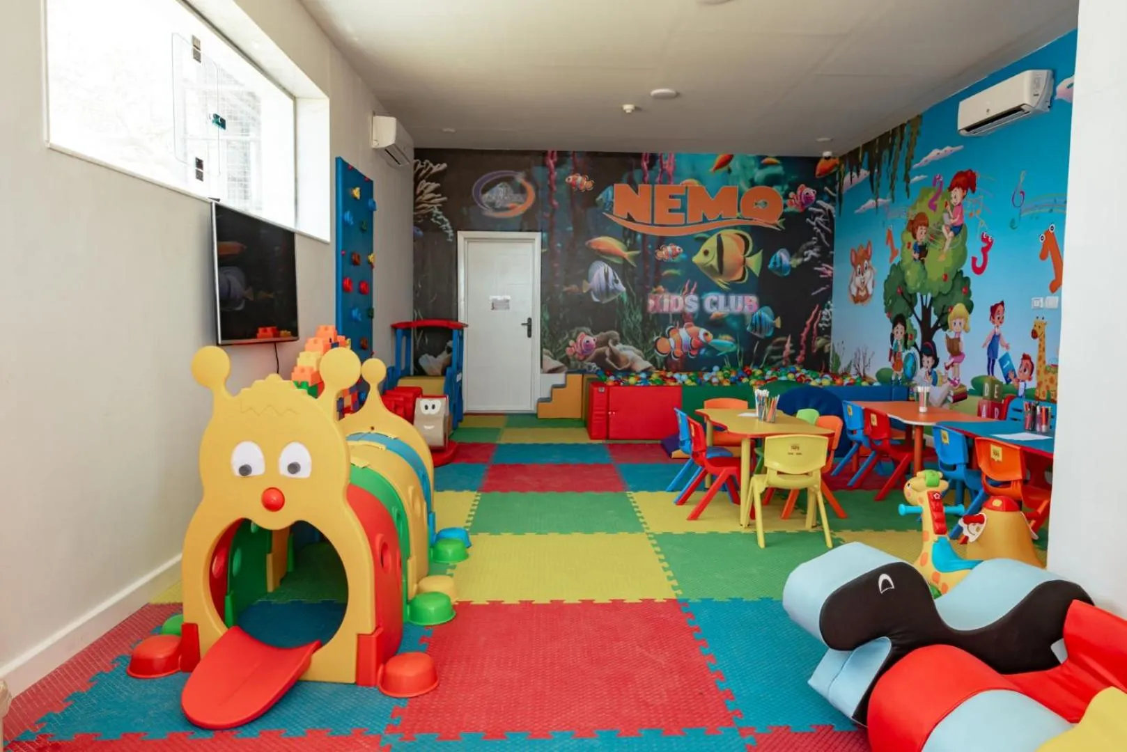 Palm Beach Resort Families and Couples only