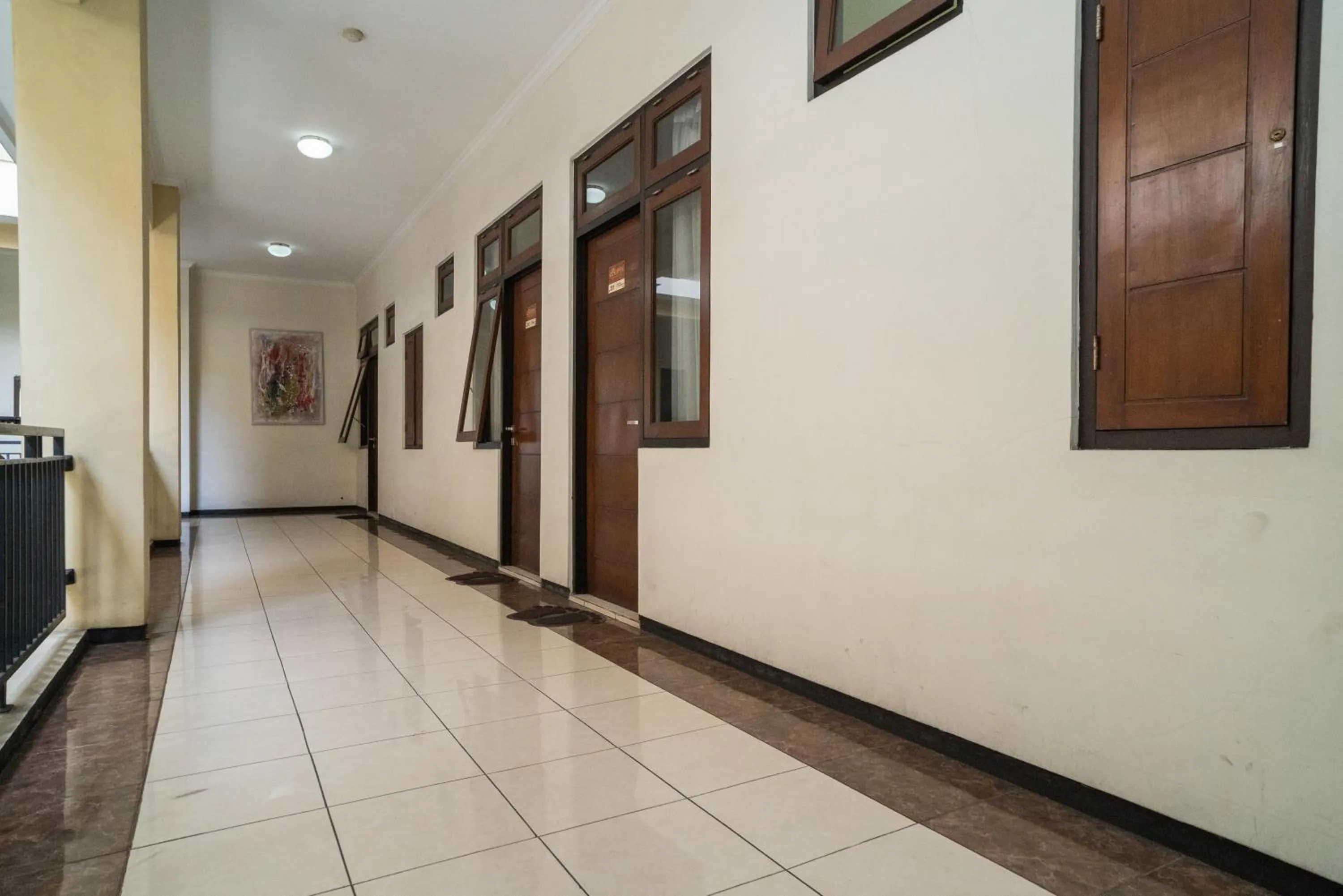 Balcony/Terrace in Urbanview Hotel de Kopen Malang by RedDoorz