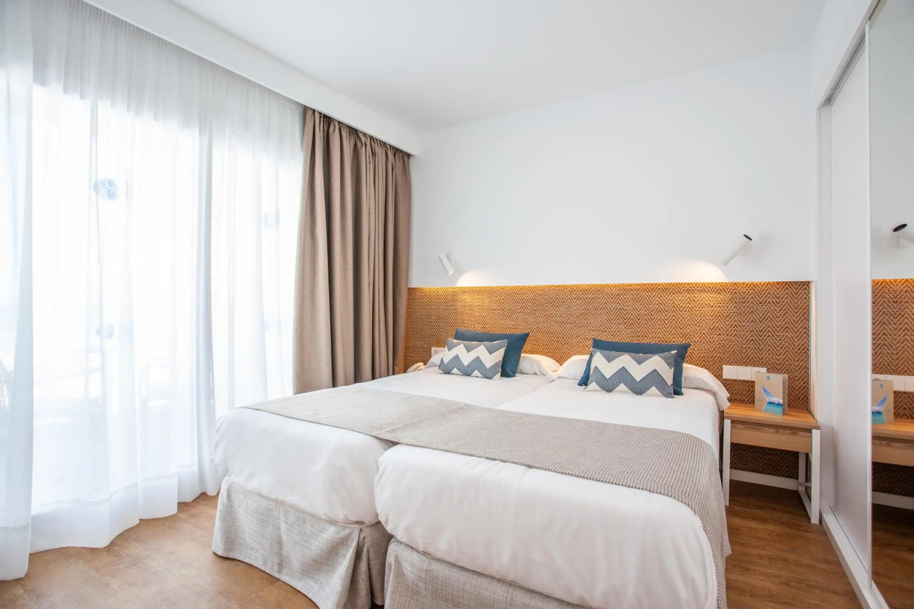 Bedroom, Bed in Grupotel Picafort Beach