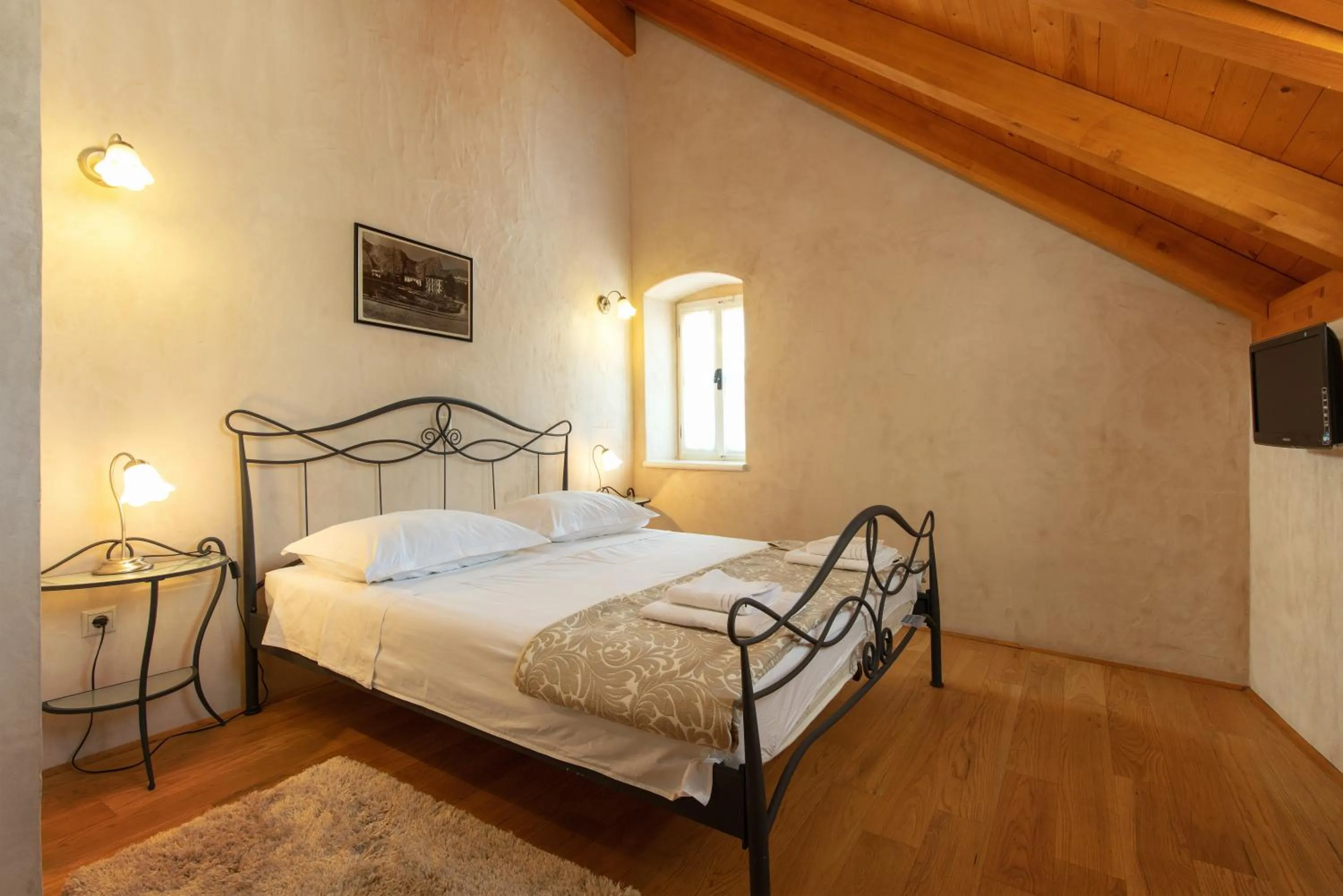 Bed in Villa Mama - Traditional Apartments in Omis, free parking