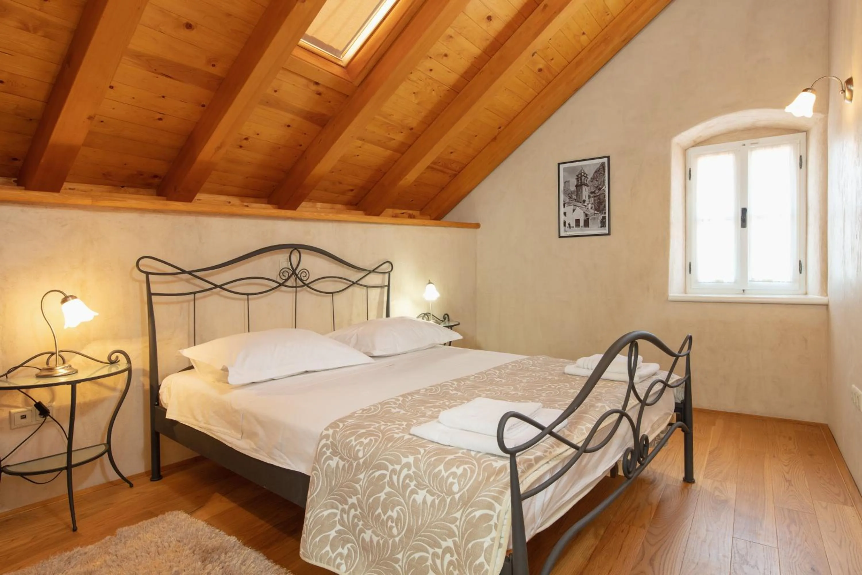 Bed in Villa Mama - Traditional Apartments in Omis, free parking