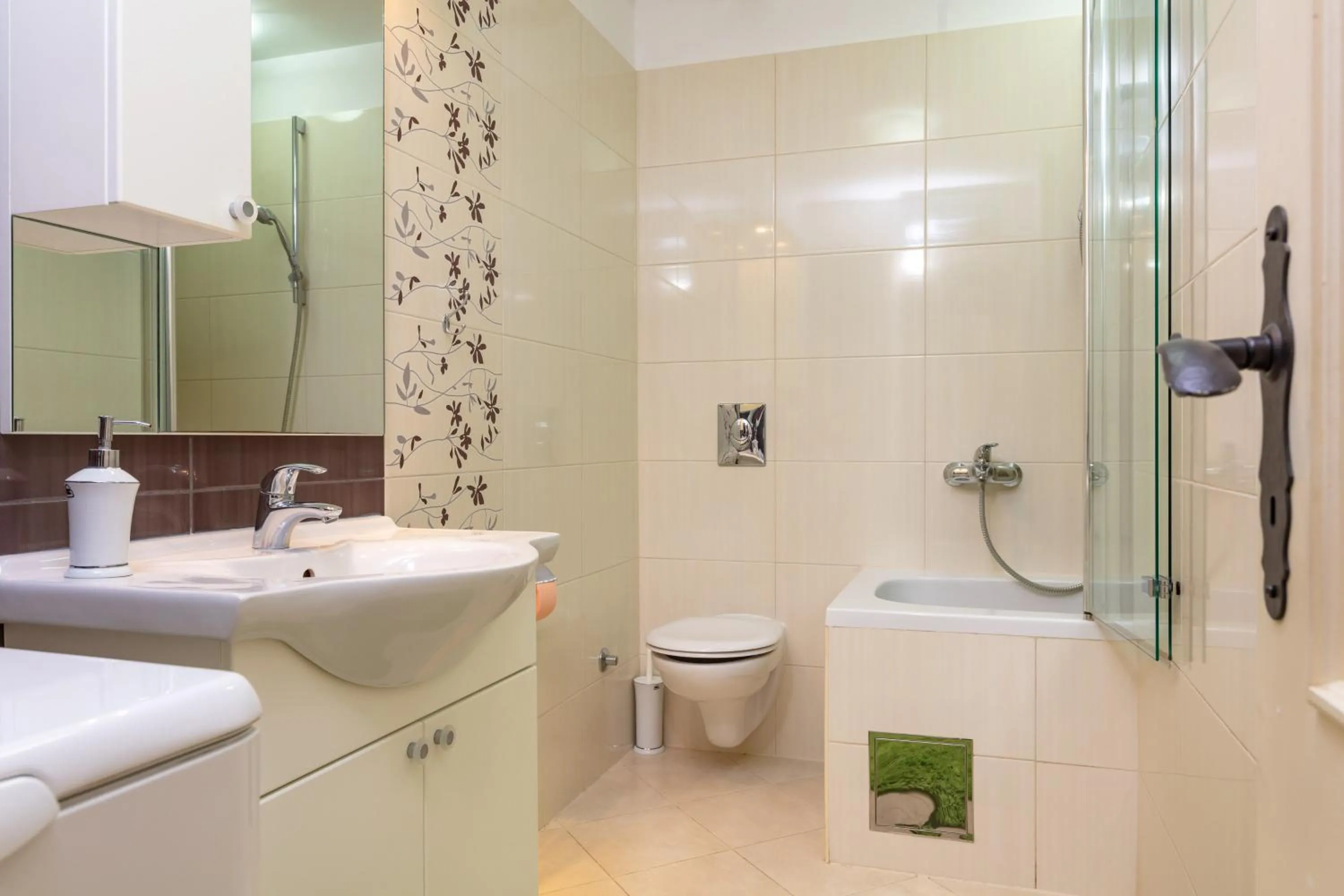 Shower in Villa Mama - Traditional Apartments in Omis, free parking