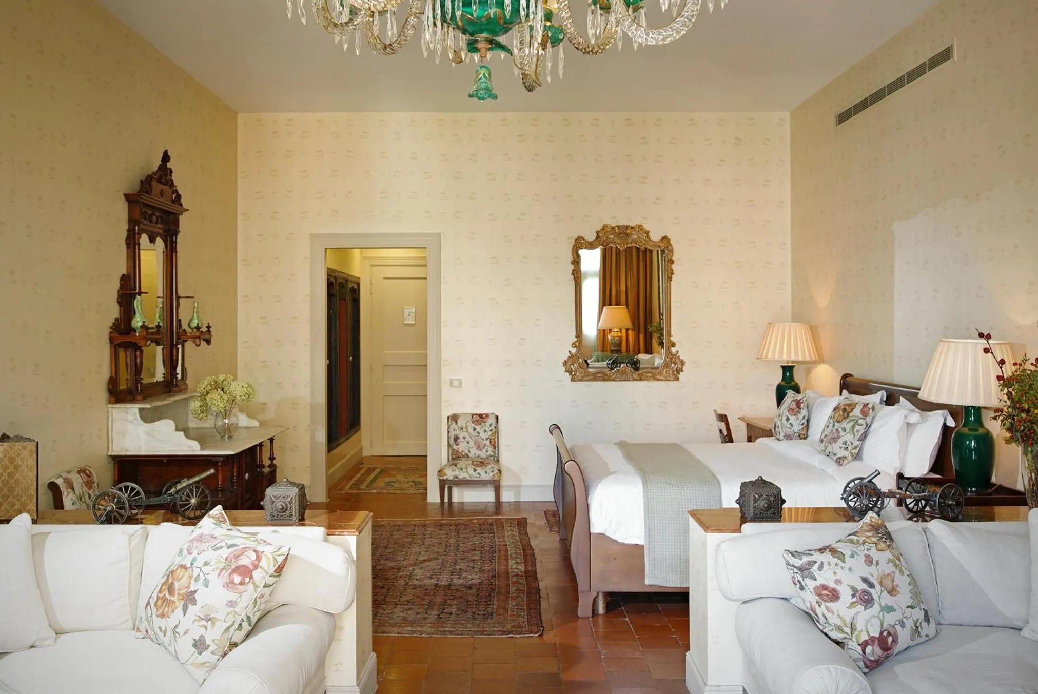 Seating area in Albergo Hotel