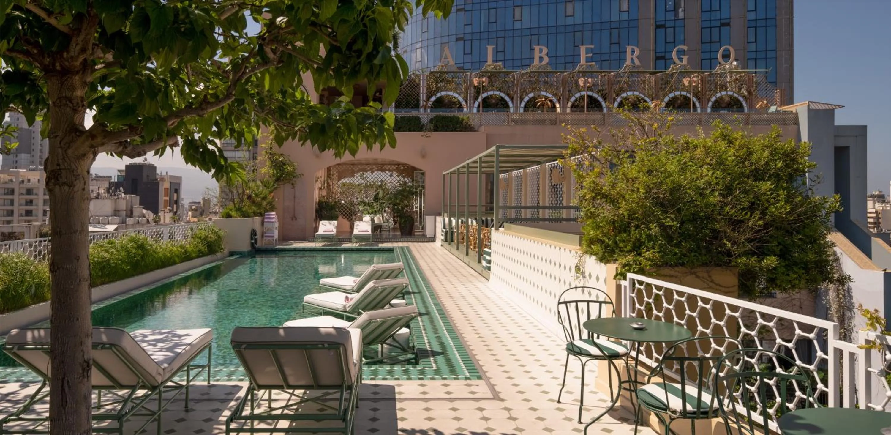 Swimming pool in Albergo Hotel
