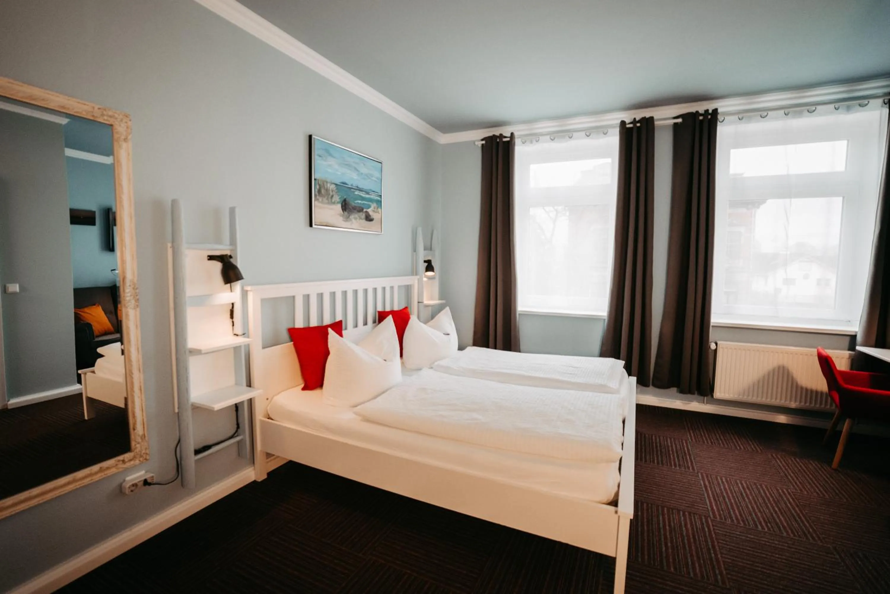 Photo of the whole room, Bed in Hotel Garni "Villa am Schaalsee"