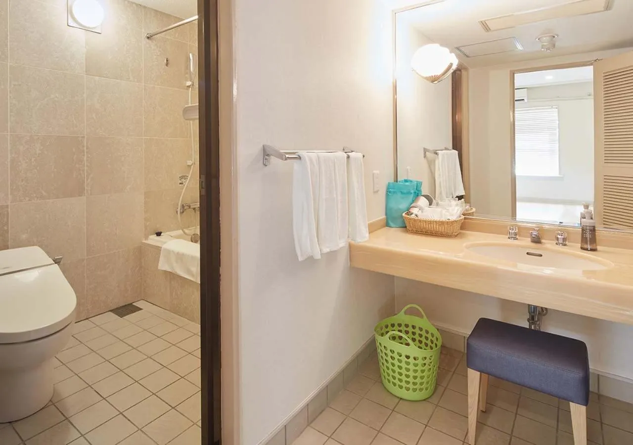 Toilet in Royal View Hotel Churaumi