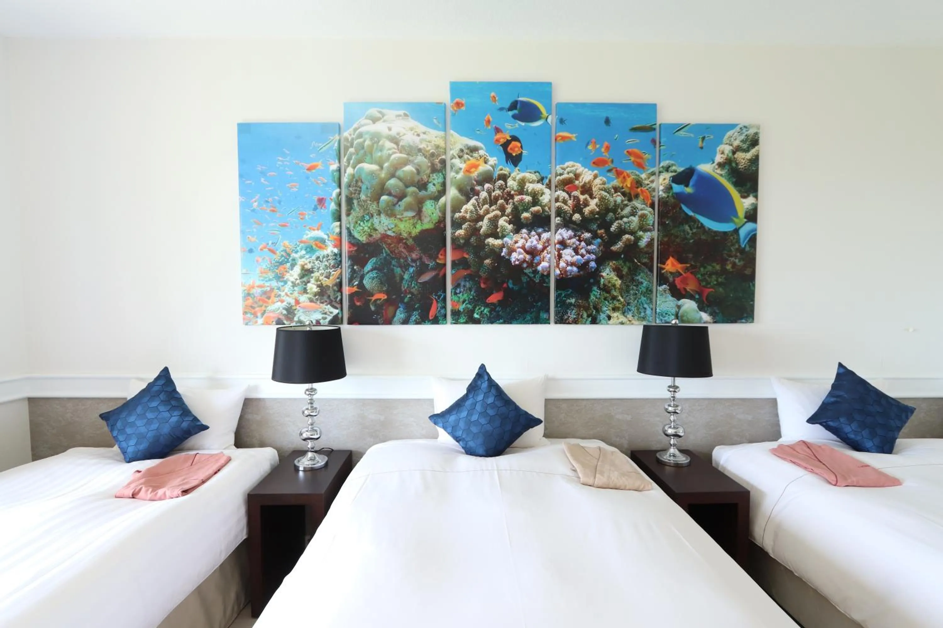 Photo of the whole room, Bed in Royal View Hotel Churaumi