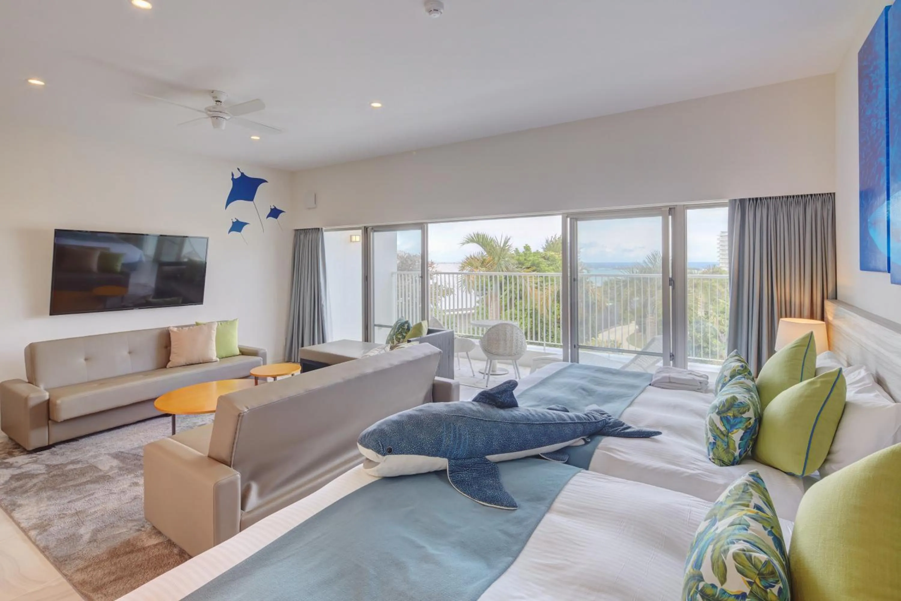 Photo of the whole room in Royal View Hotel Churaumi