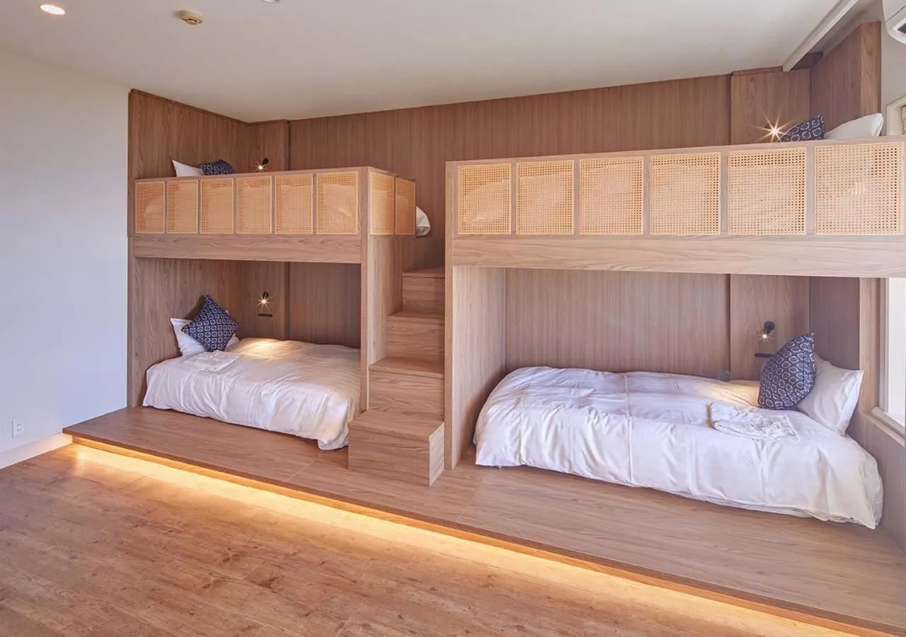 bunk bed, Bed in Royal View Hotel Churaumi