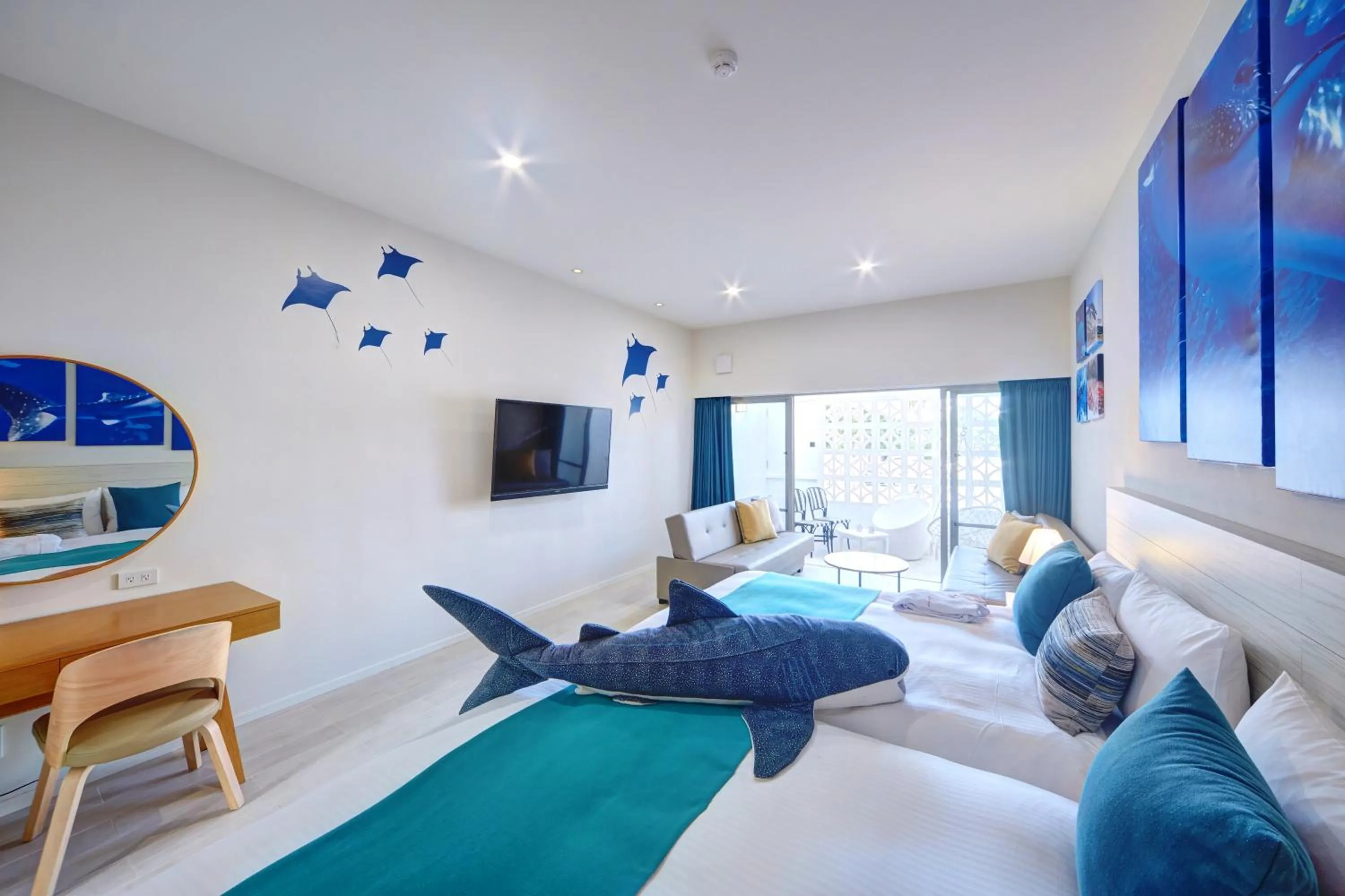 Photo of the whole room, Bed in Royal View Hotel Churaumi