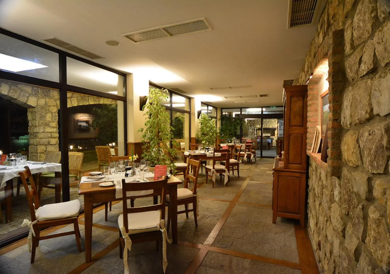 Restaurant/places to eat in Club Residence at BlackSeaRama Golf