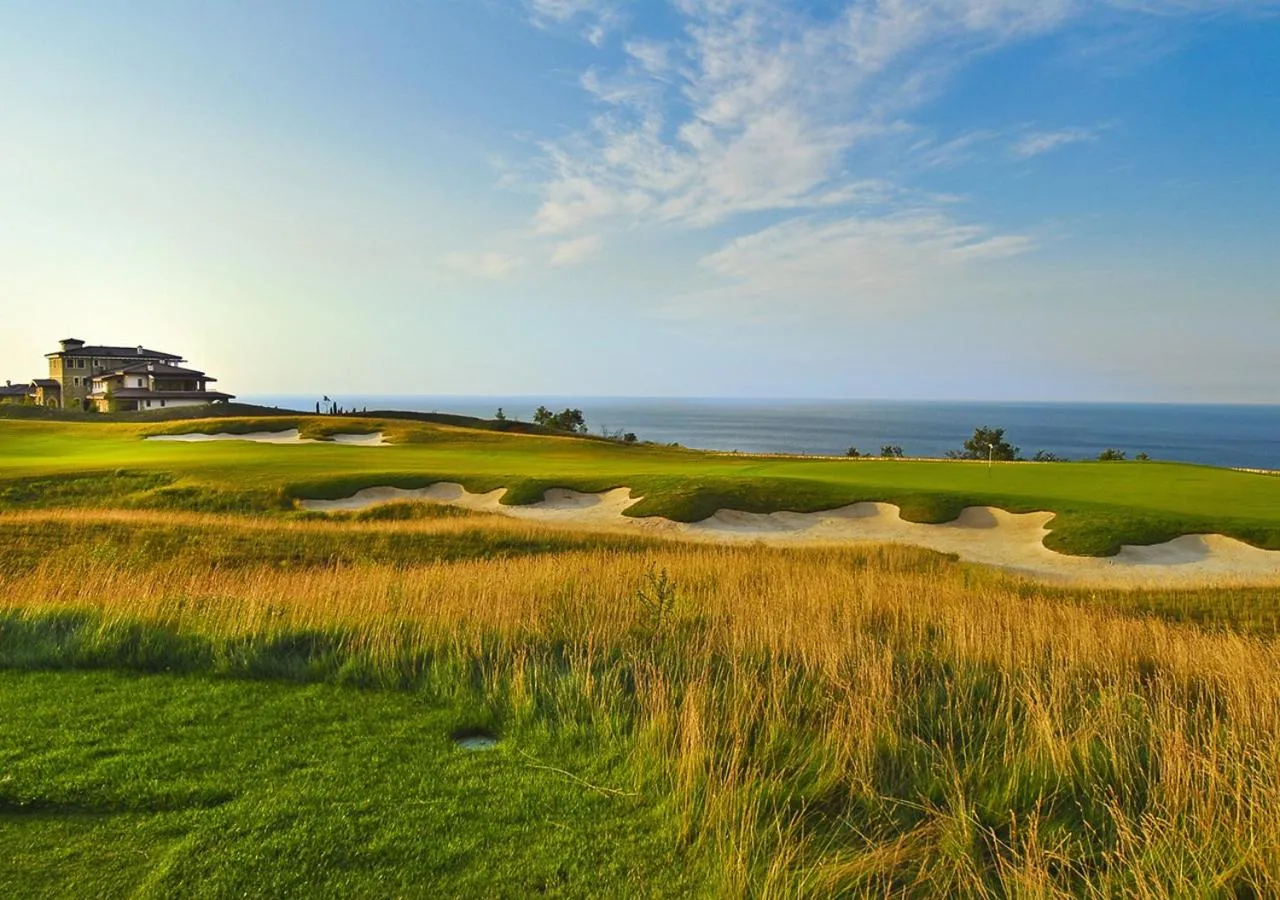 Property building in Club Residence at BlackSeaRama Golf