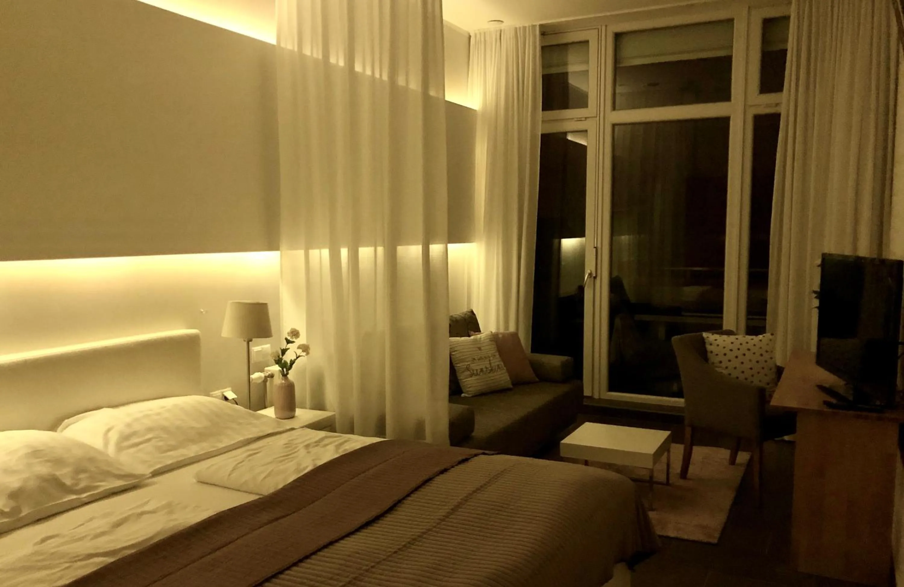 Photo of the whole room, Bed in Hotel Restaurant FIDI