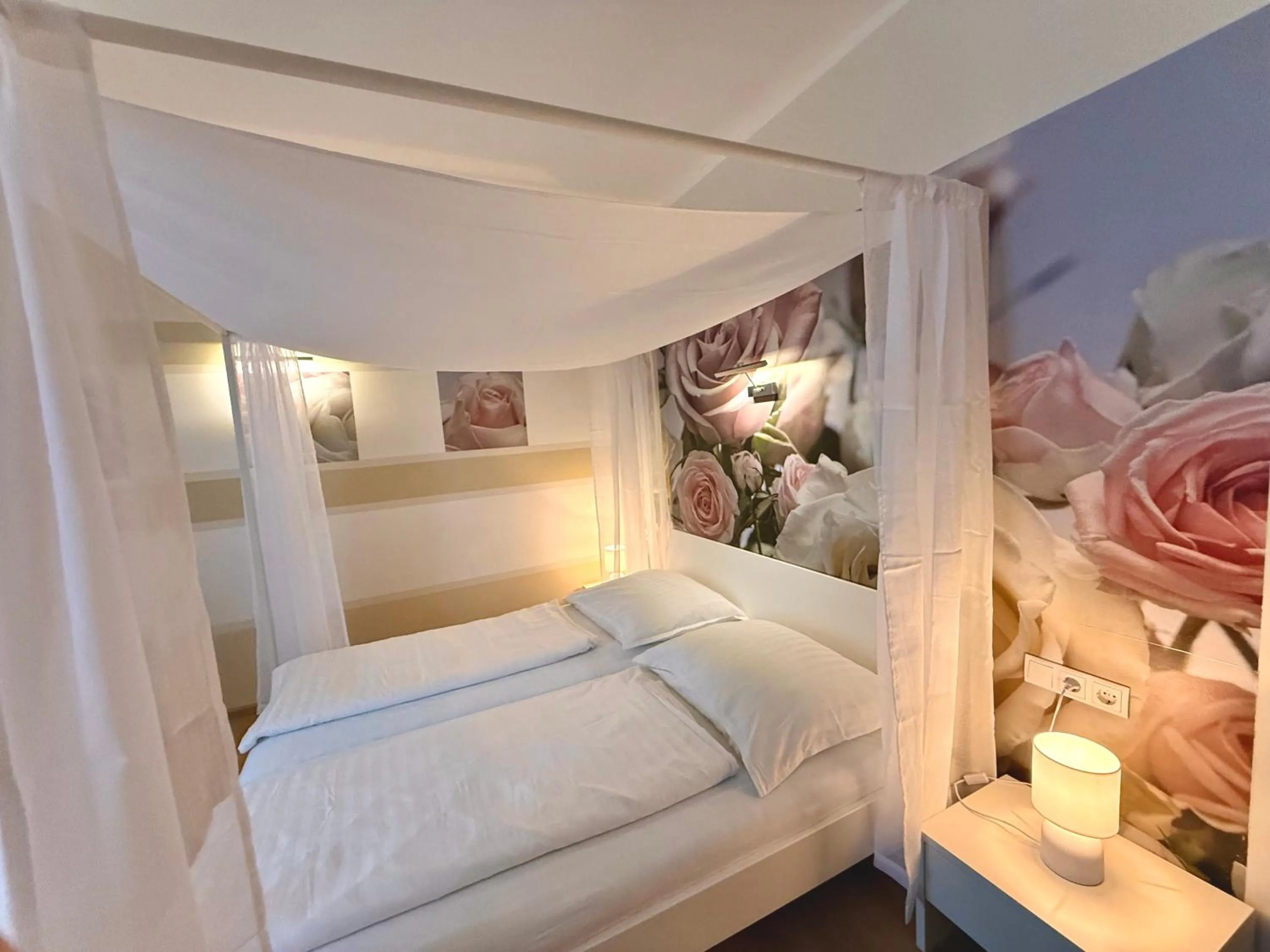 Decorative detail, Bed in Hotel Restaurant FIDI