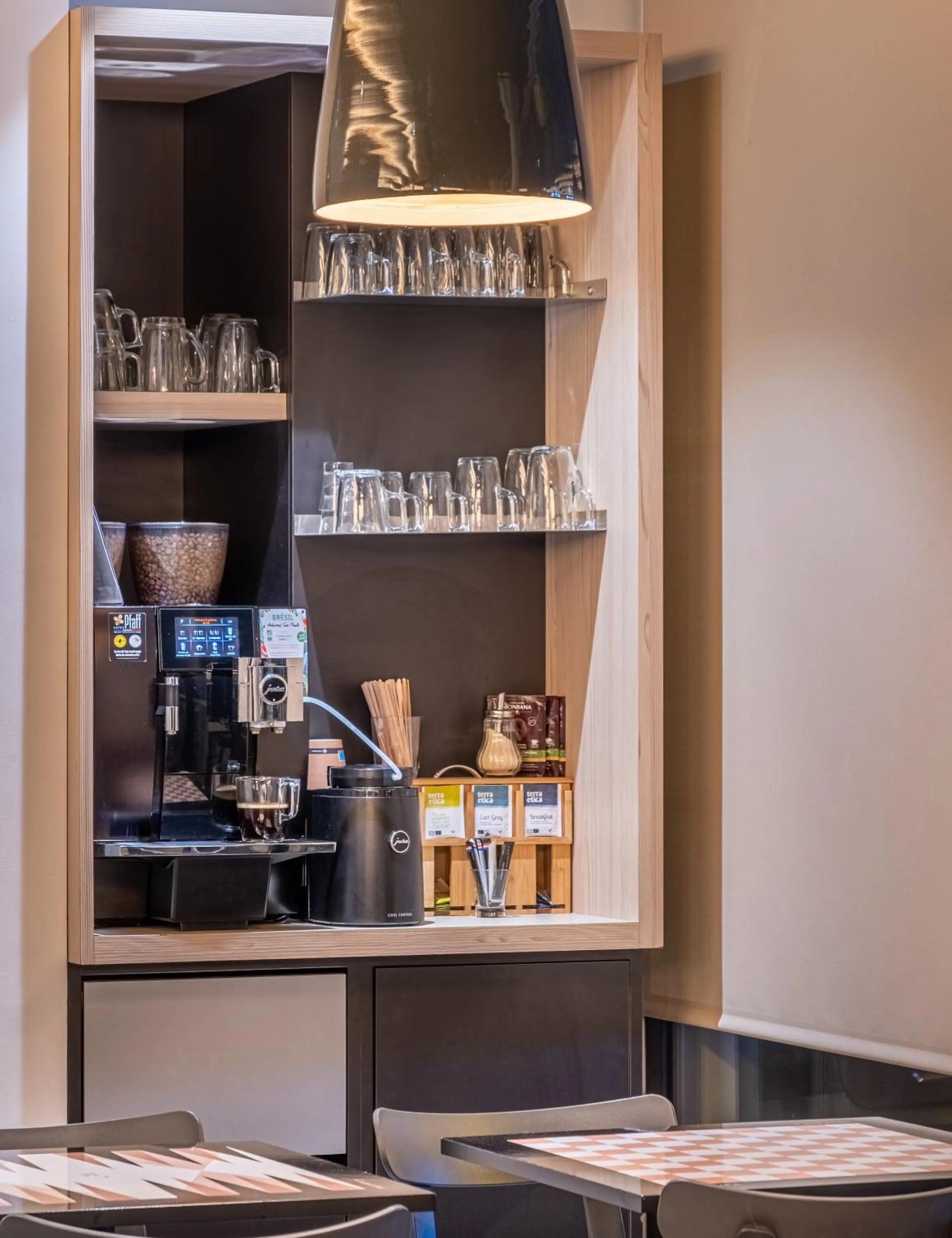 Lounge or bar in Urban Bivouac Hotel