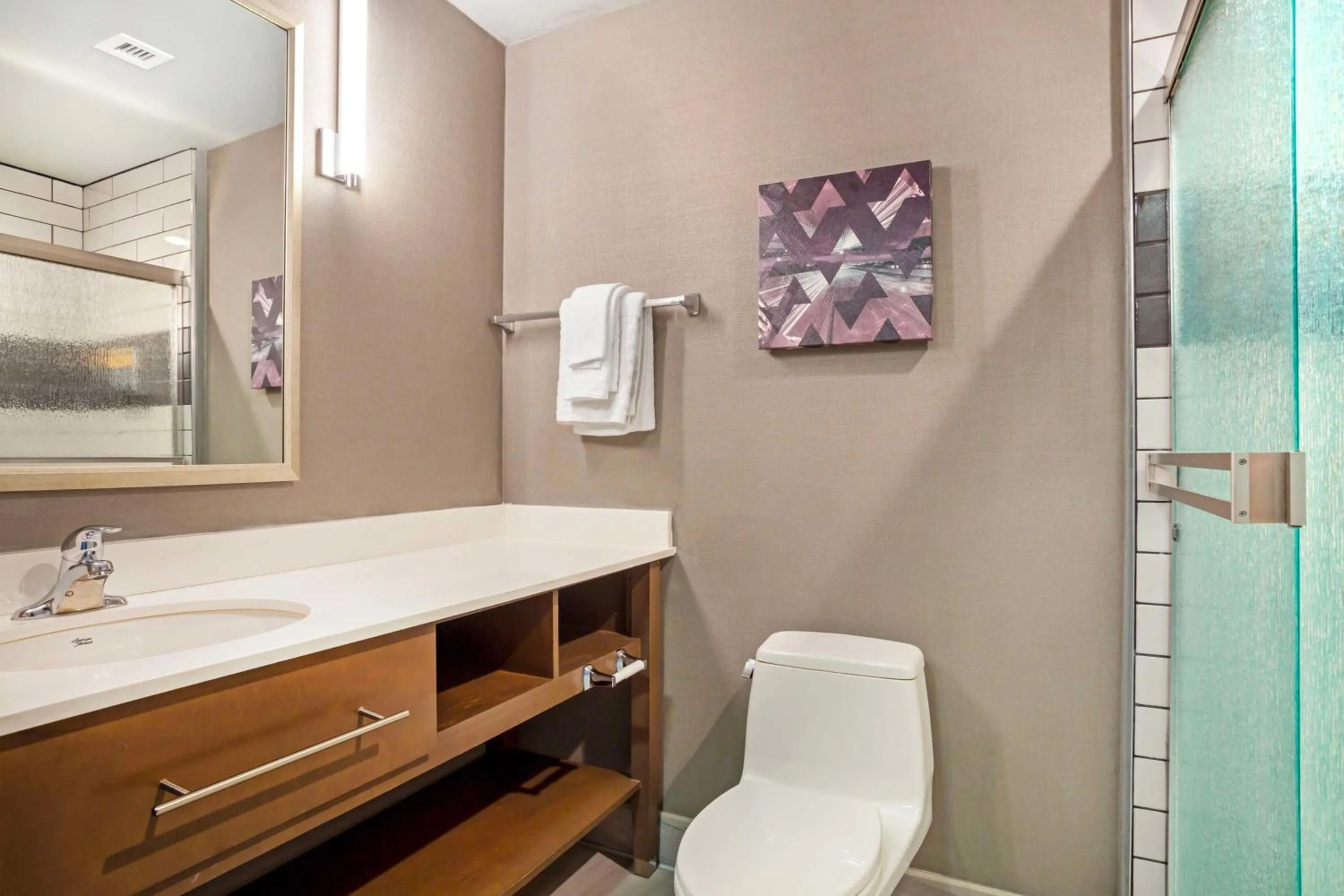 Bathroom in Best Western Plus Coalinga Inn