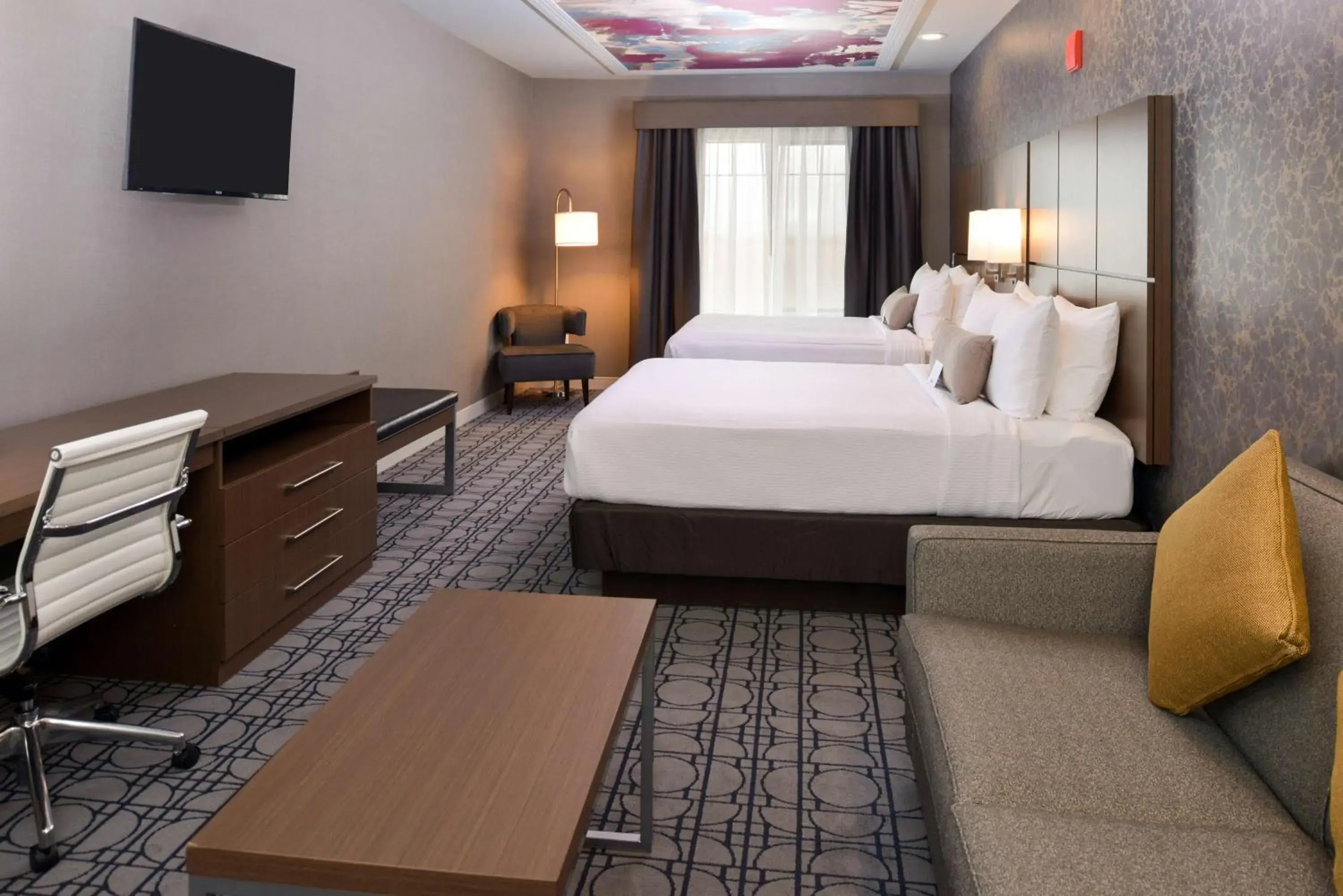 One Bedroom Queen Suite with Two Queen Beds and Sofa Bed in Best Western Plus Coalinga Inn One Bedroom Queen Suite with Two Queen Beds and Sofa Bed in Best Western Plus Coalinga Inn