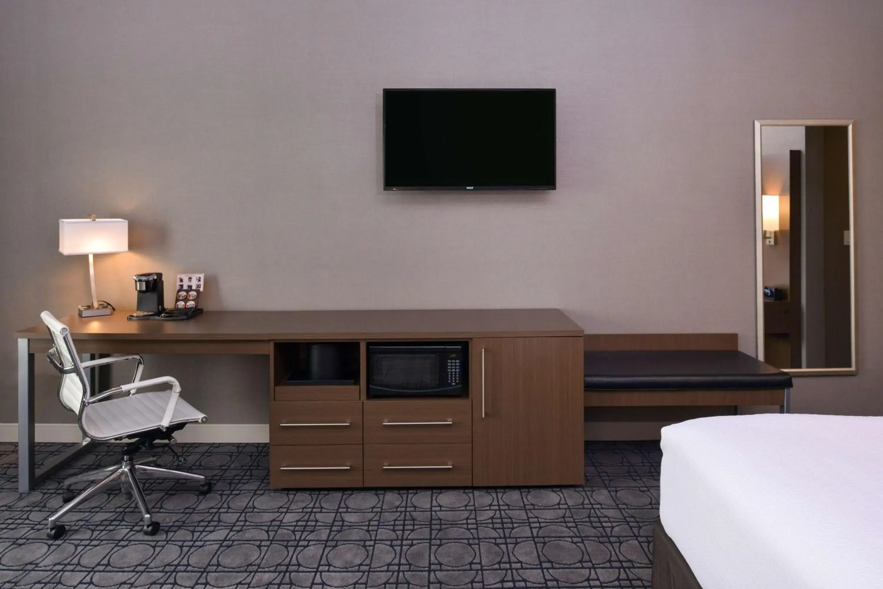 King Room with Sofa Bed and Roll-In Shower - Disability Access in Best Western Plus Coalinga Inn King Room with Sofa Bed and Roll-In Shower - Disability Access in Best Western Plus Coalinga Inn