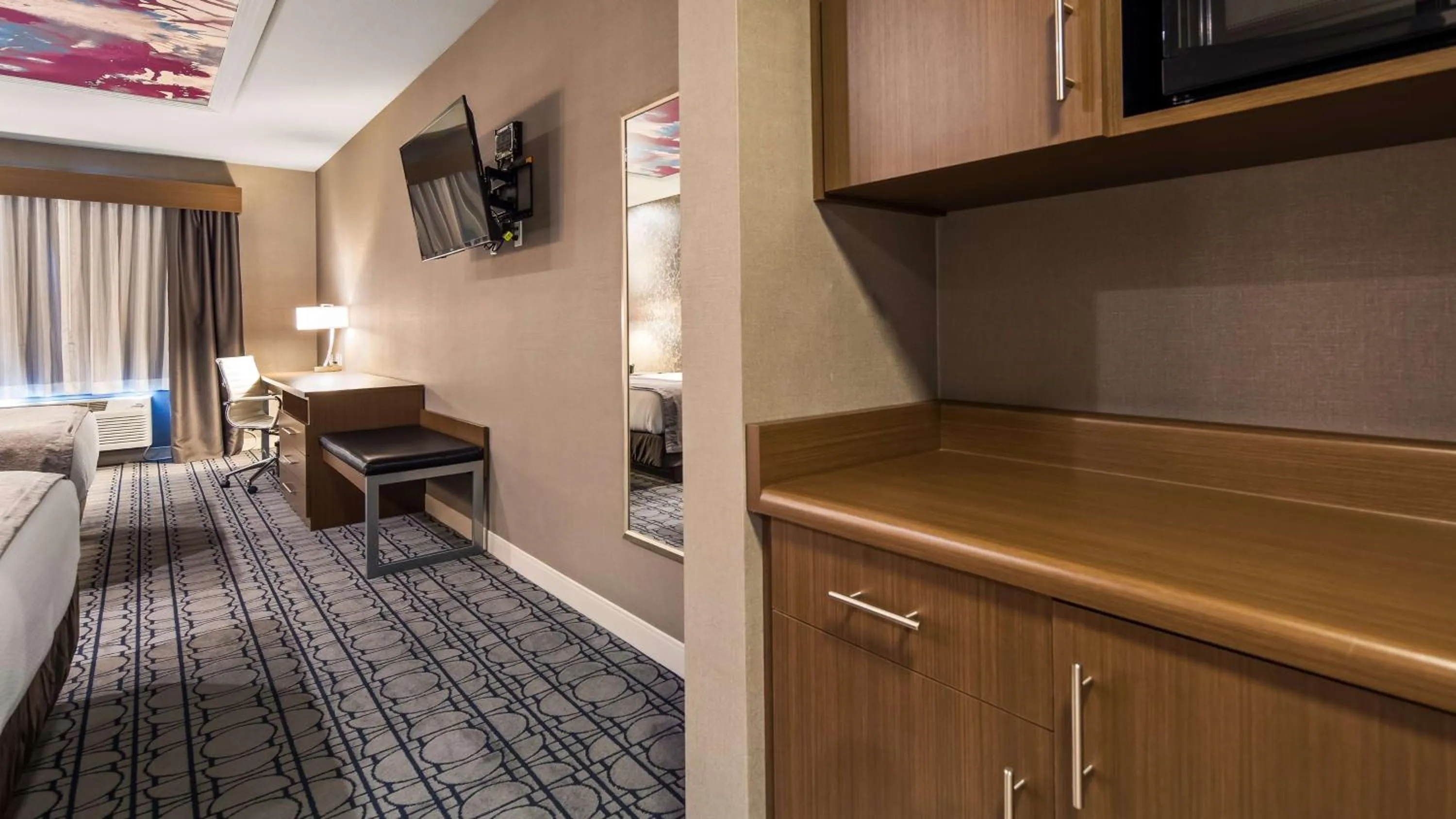 Photo of the whole room, Bed in Best Western Plus Coalinga Inn