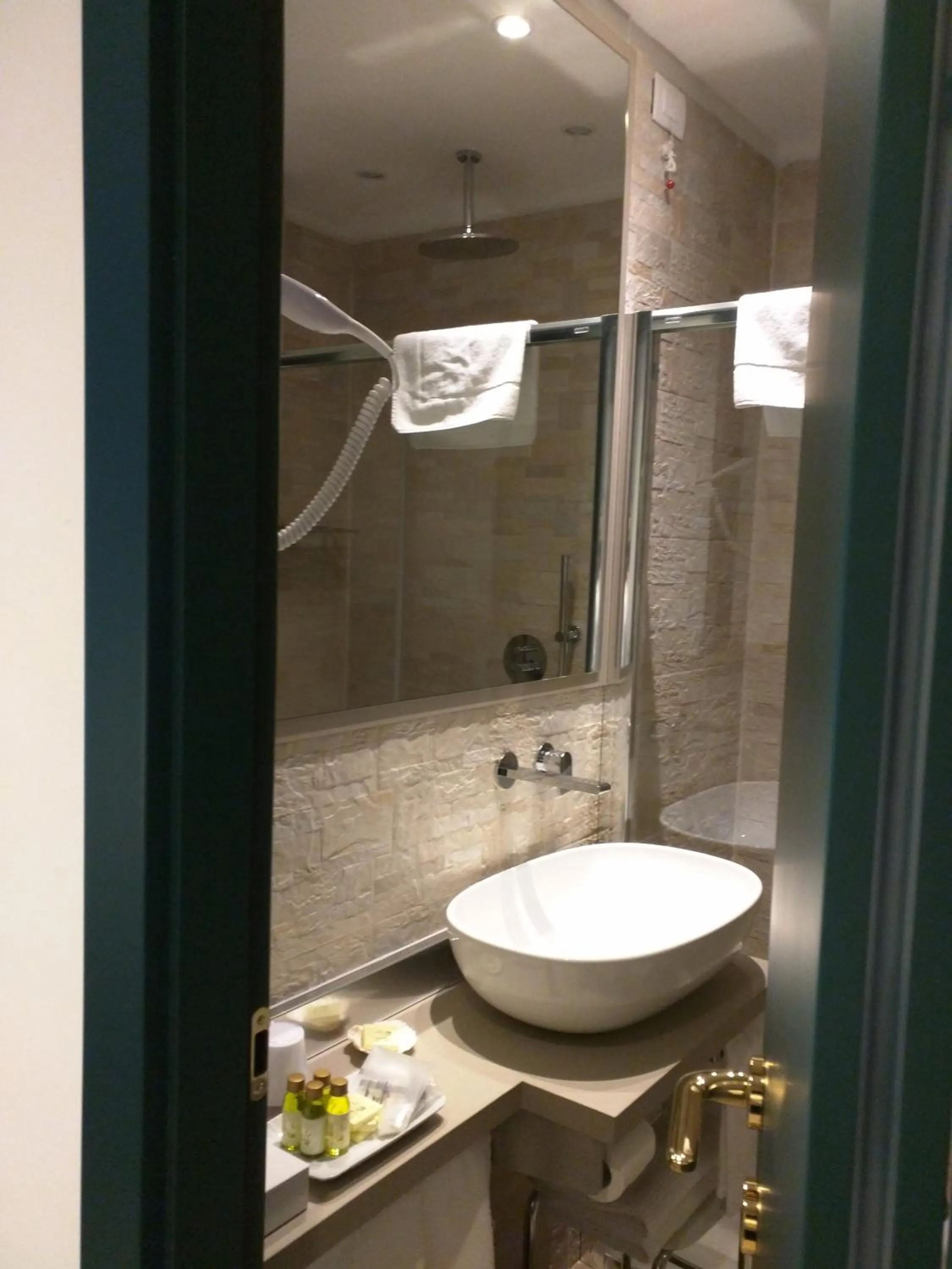 Bathroom in Hotel La Vigna