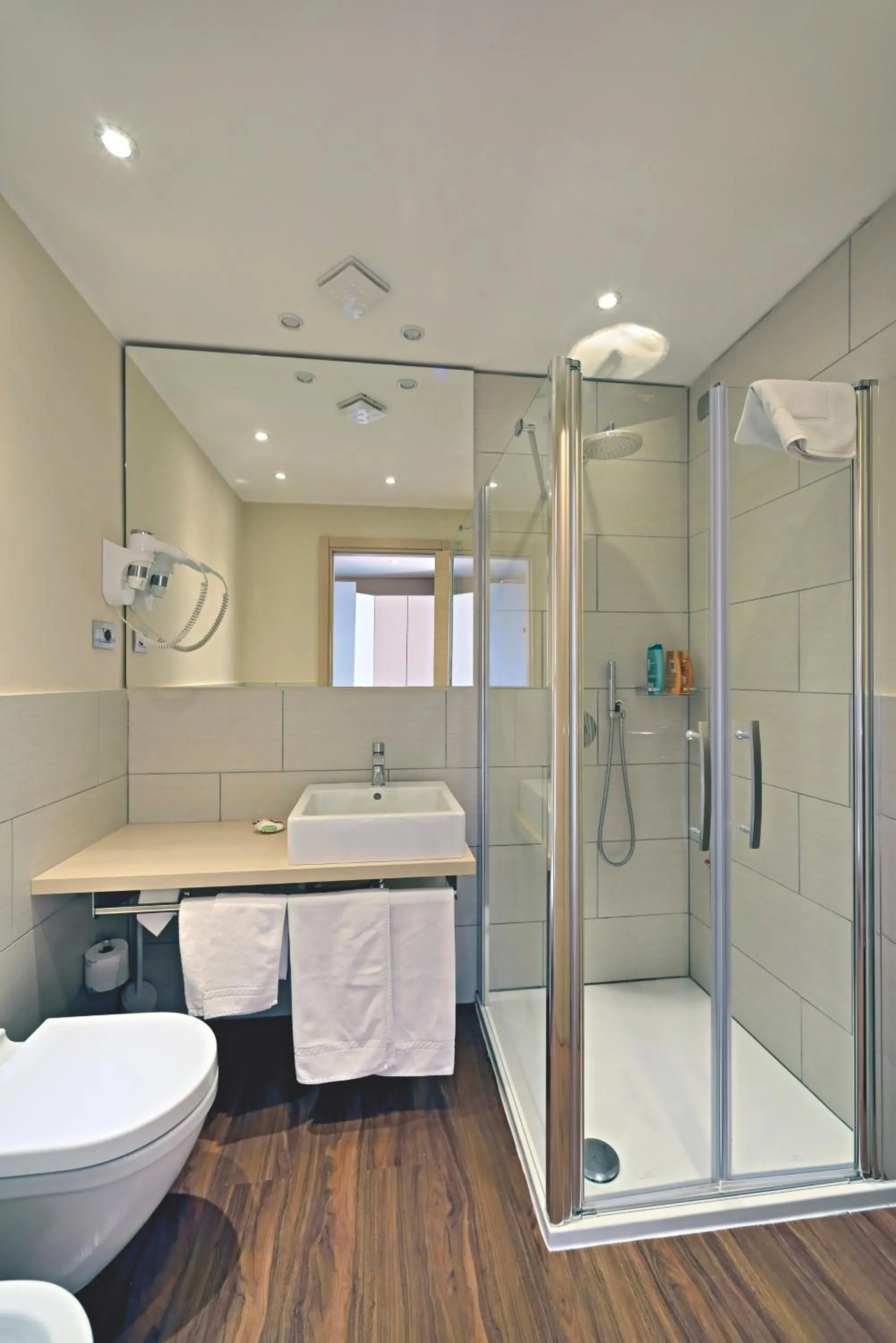 Shower in Hotel La Vigna