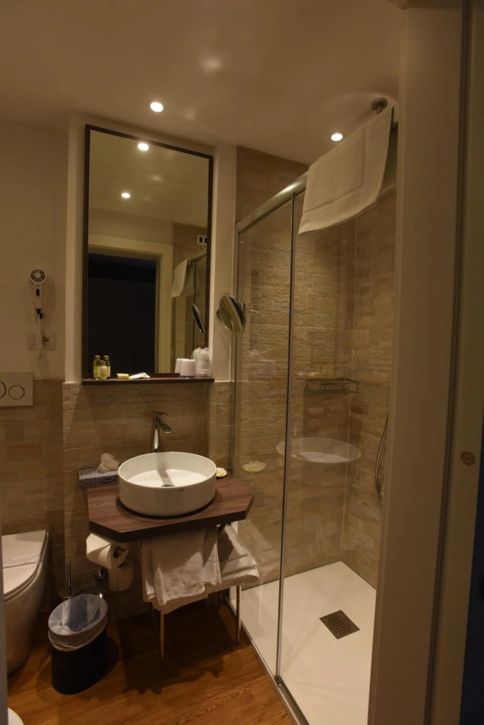 Shower in Hotel La Vigna