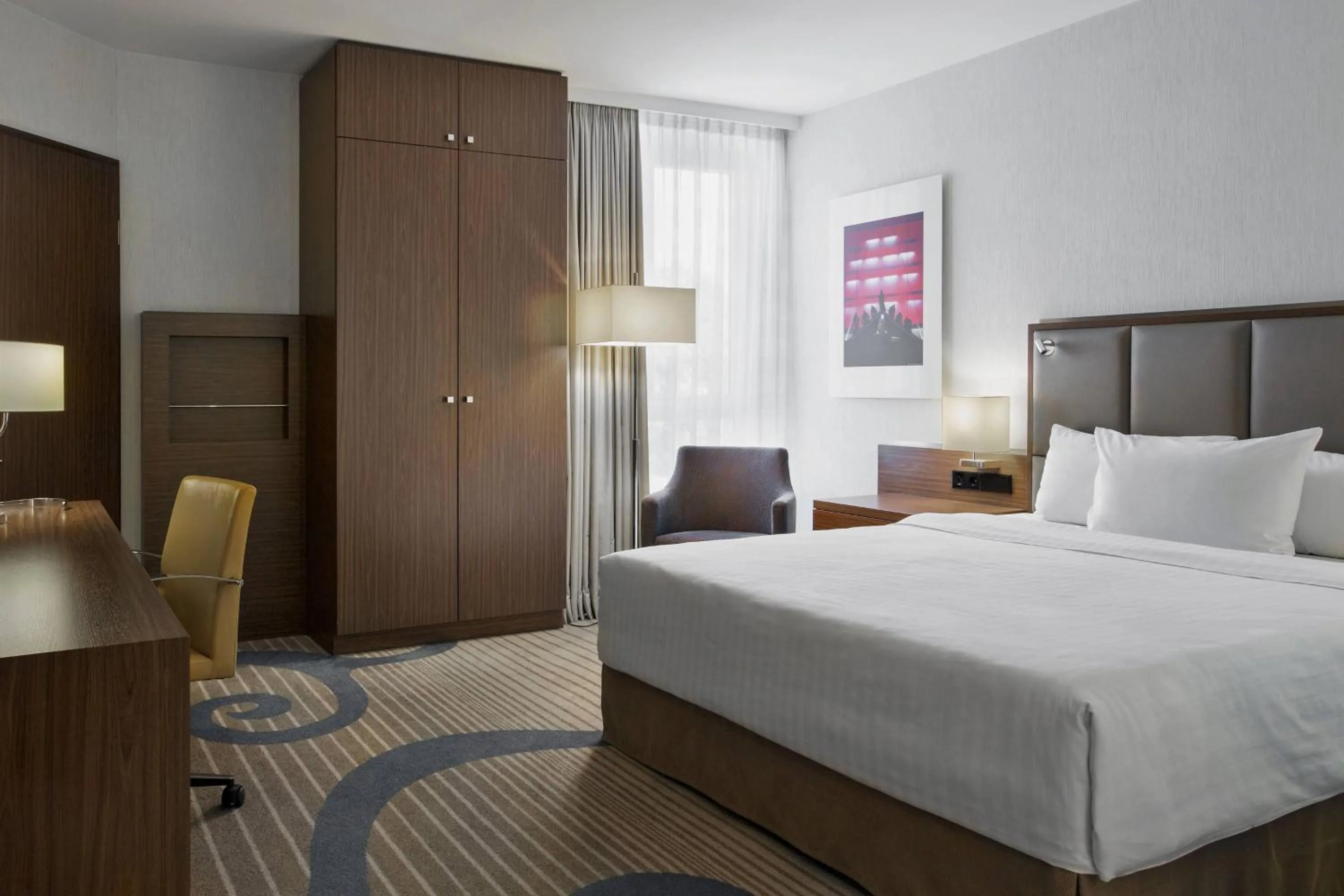 Photo of the whole room, Bed in Courtyard by Marriott Wiesbaden-Nordenstadt