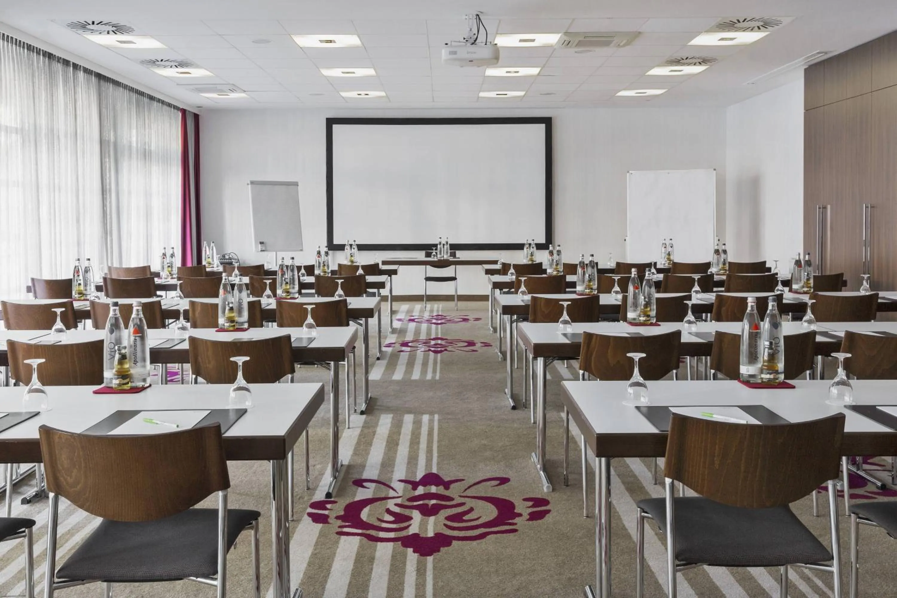 Meeting/conference room in Courtyard by Marriott Wiesbaden-Nordenstadt