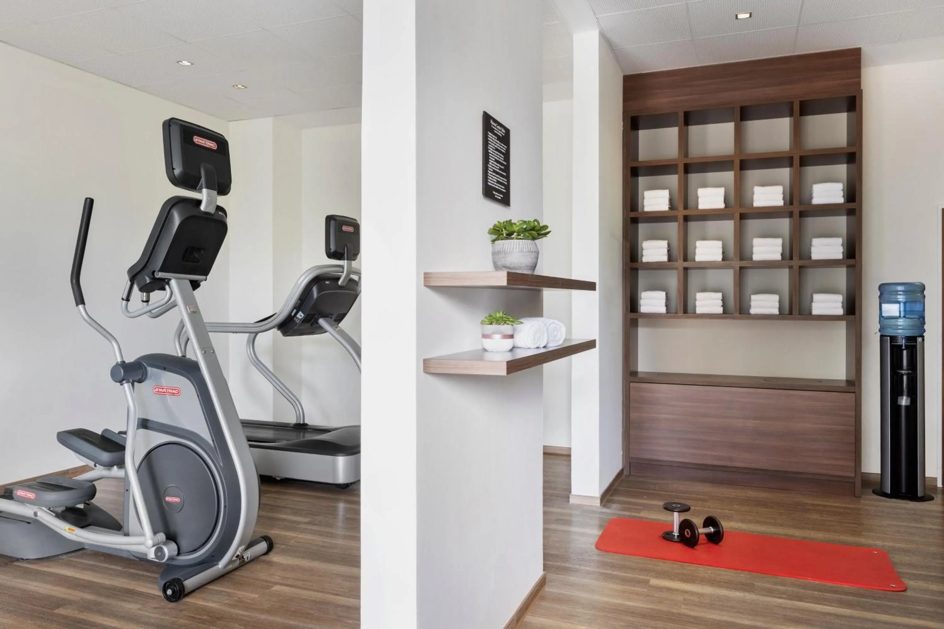 Fitness centre/facilities in Courtyard by Marriott Wiesbaden-Nordenstadt