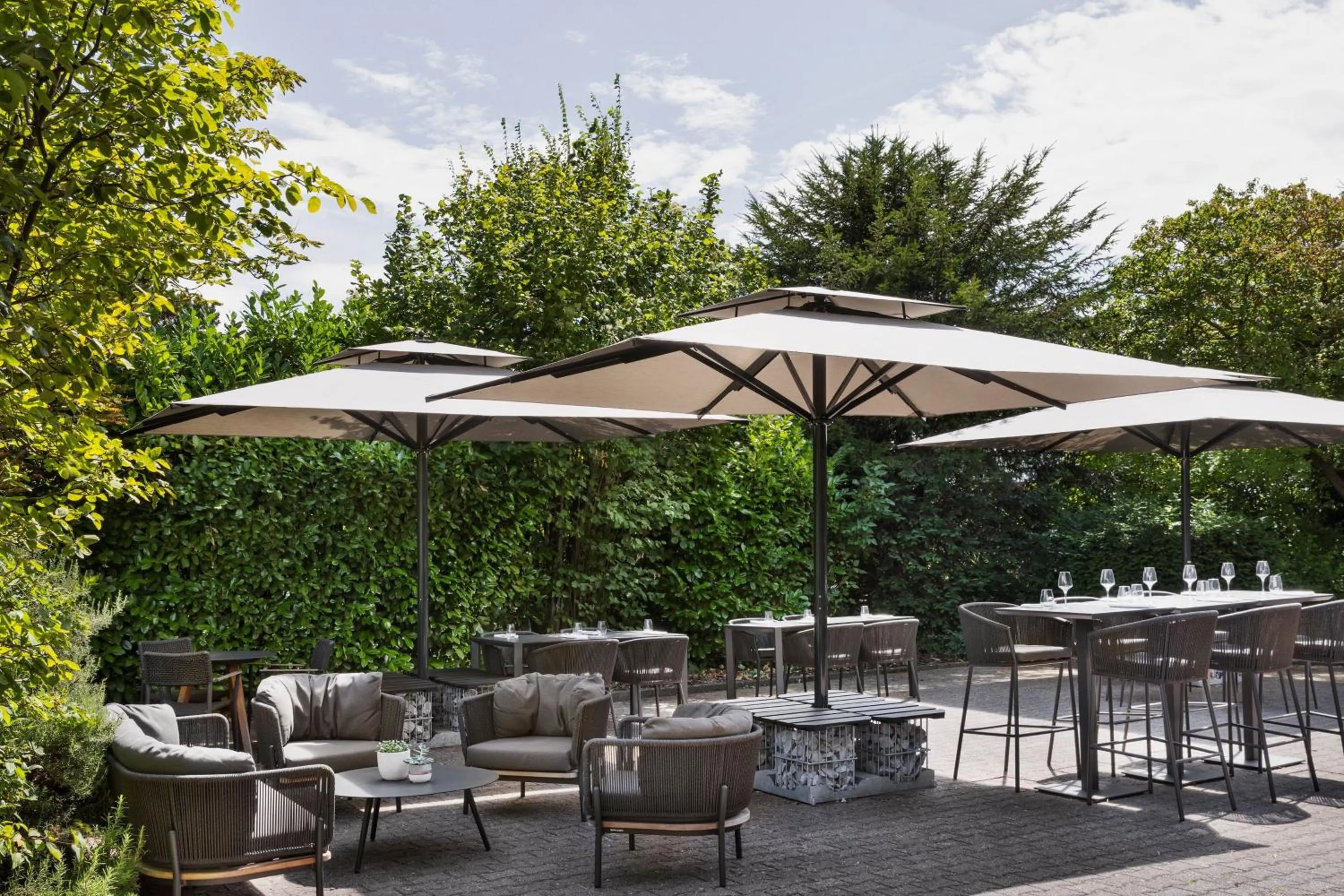 Restaurant/places to eat in Courtyard by Marriott Wiesbaden-Nordenstadt