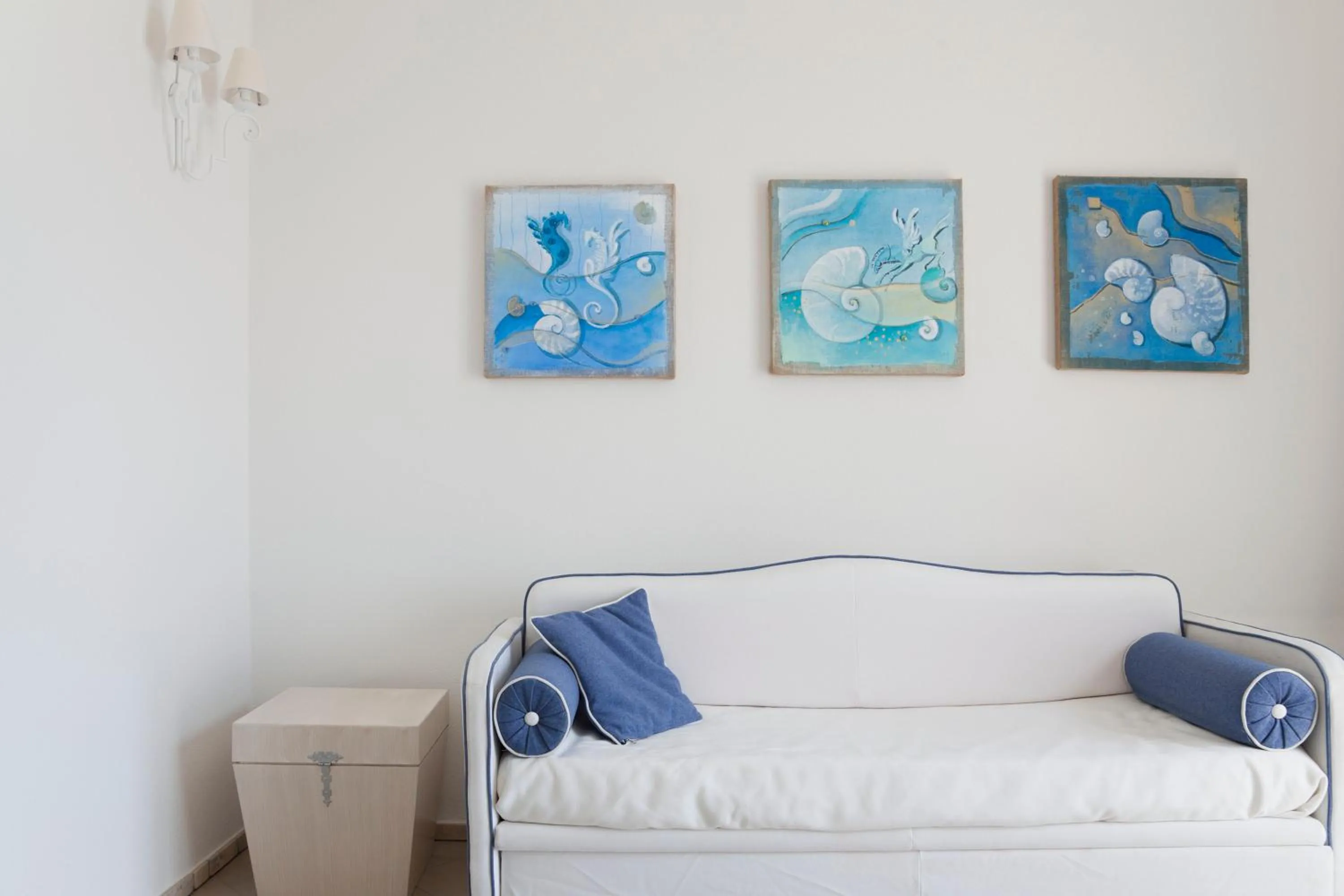 Seating area, Bed in Hotel Mea - Aeolian Charme