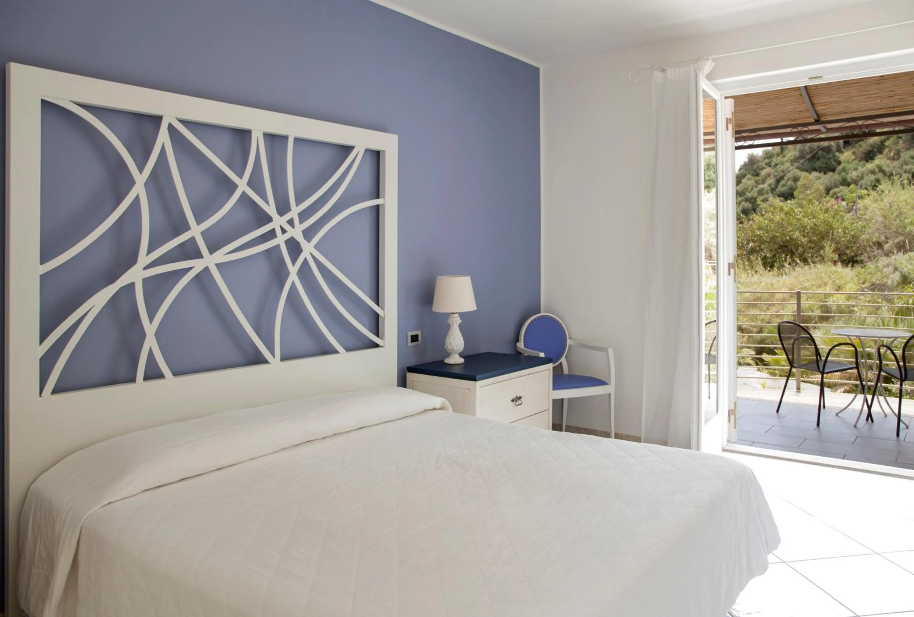 Bed in Hotel Mea - Aeolian Charme