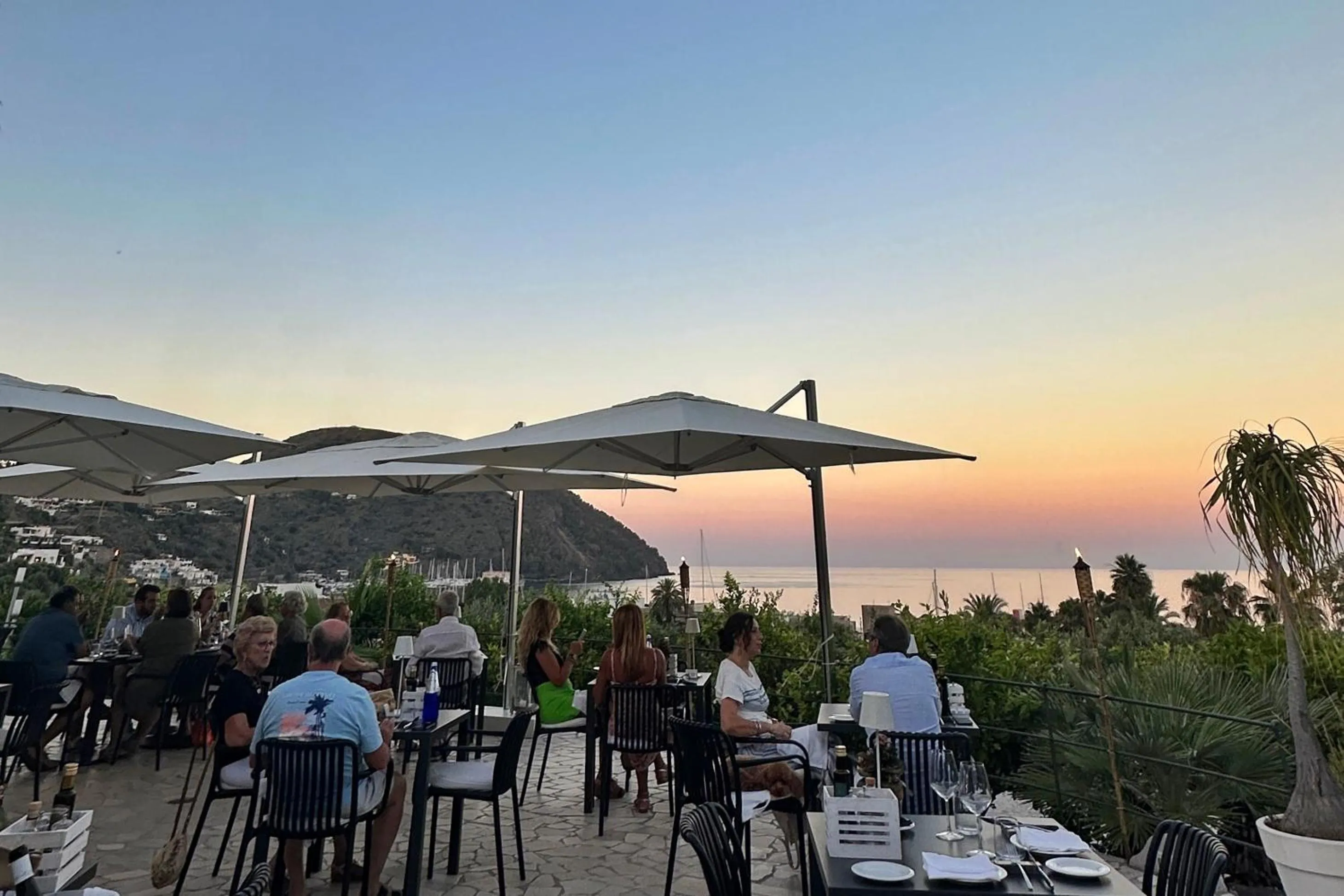 Restaurant/places to eat in Hotel Mea - Aeolian Charme