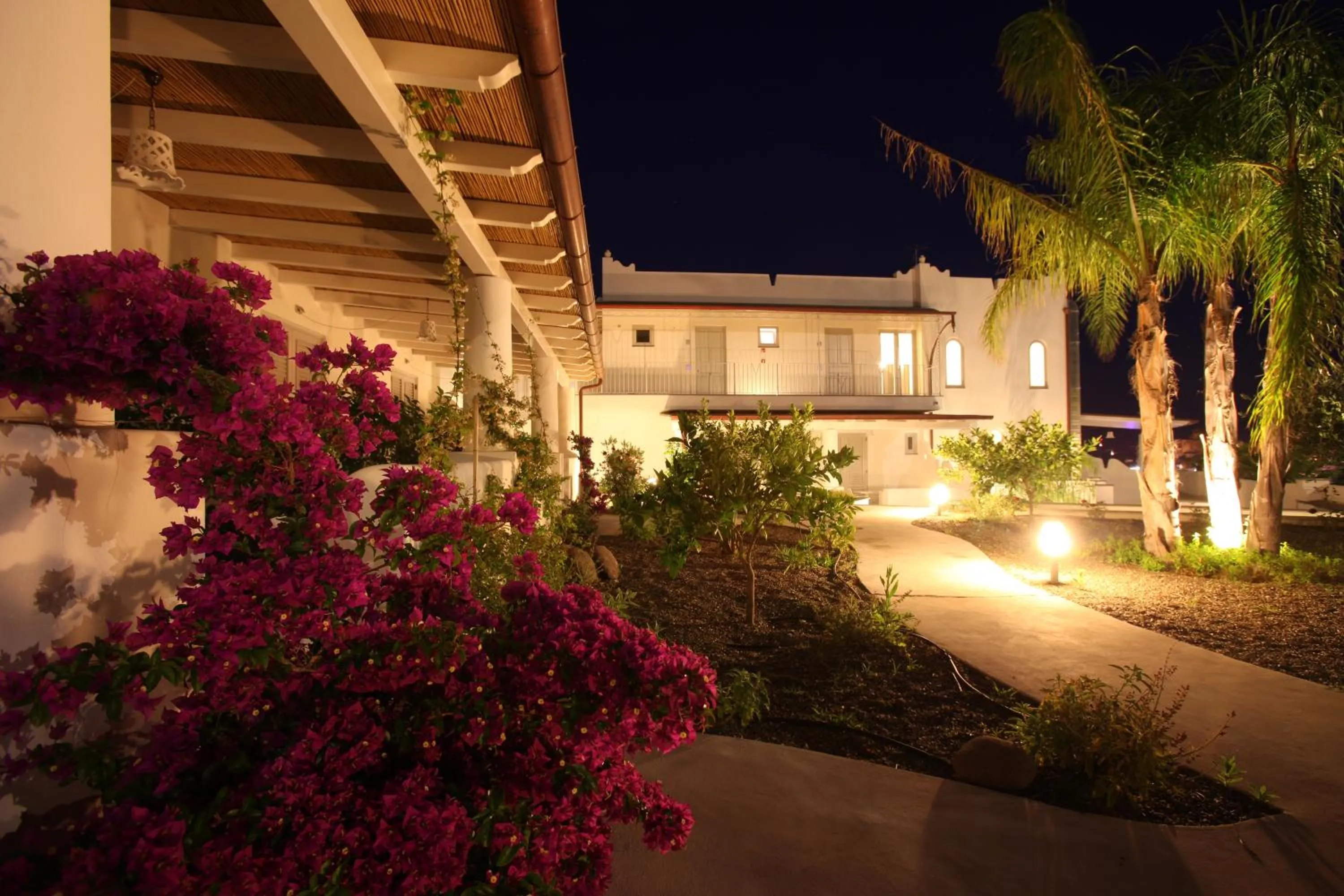 Garden in Hotel Mea - Aeolian Charme