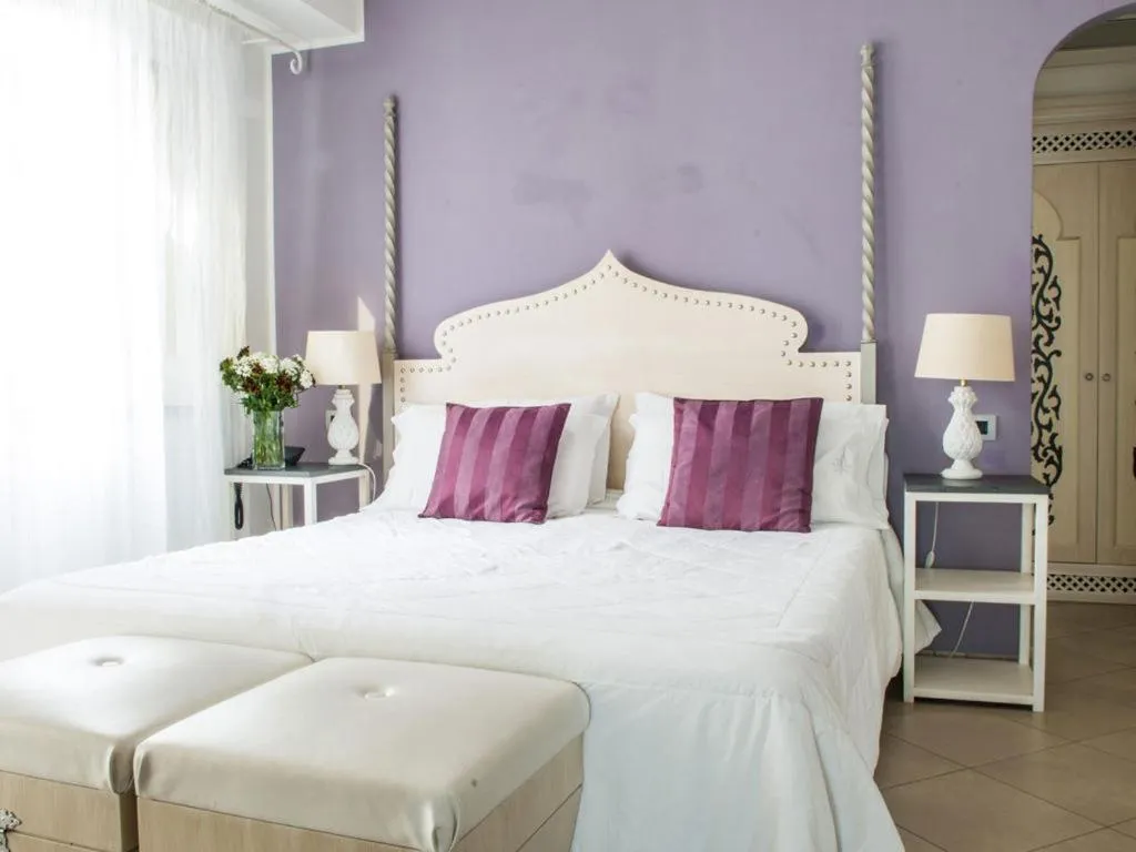 Bedroom, Bed in Hotel Mea - Aeolian Charme