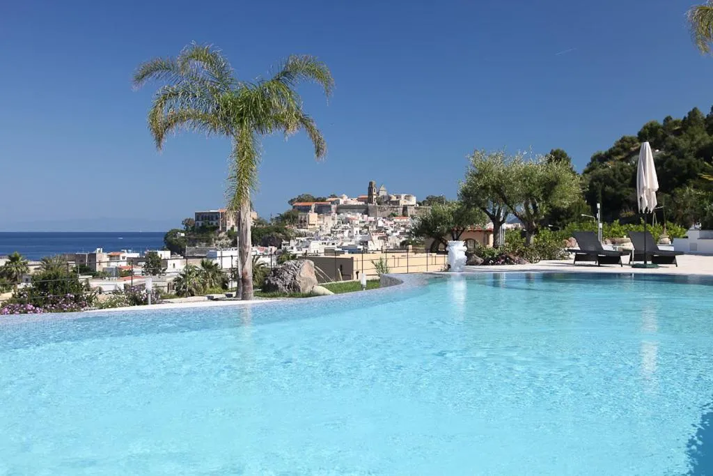 Pool view in Hotel Mea - Aeolian Charme