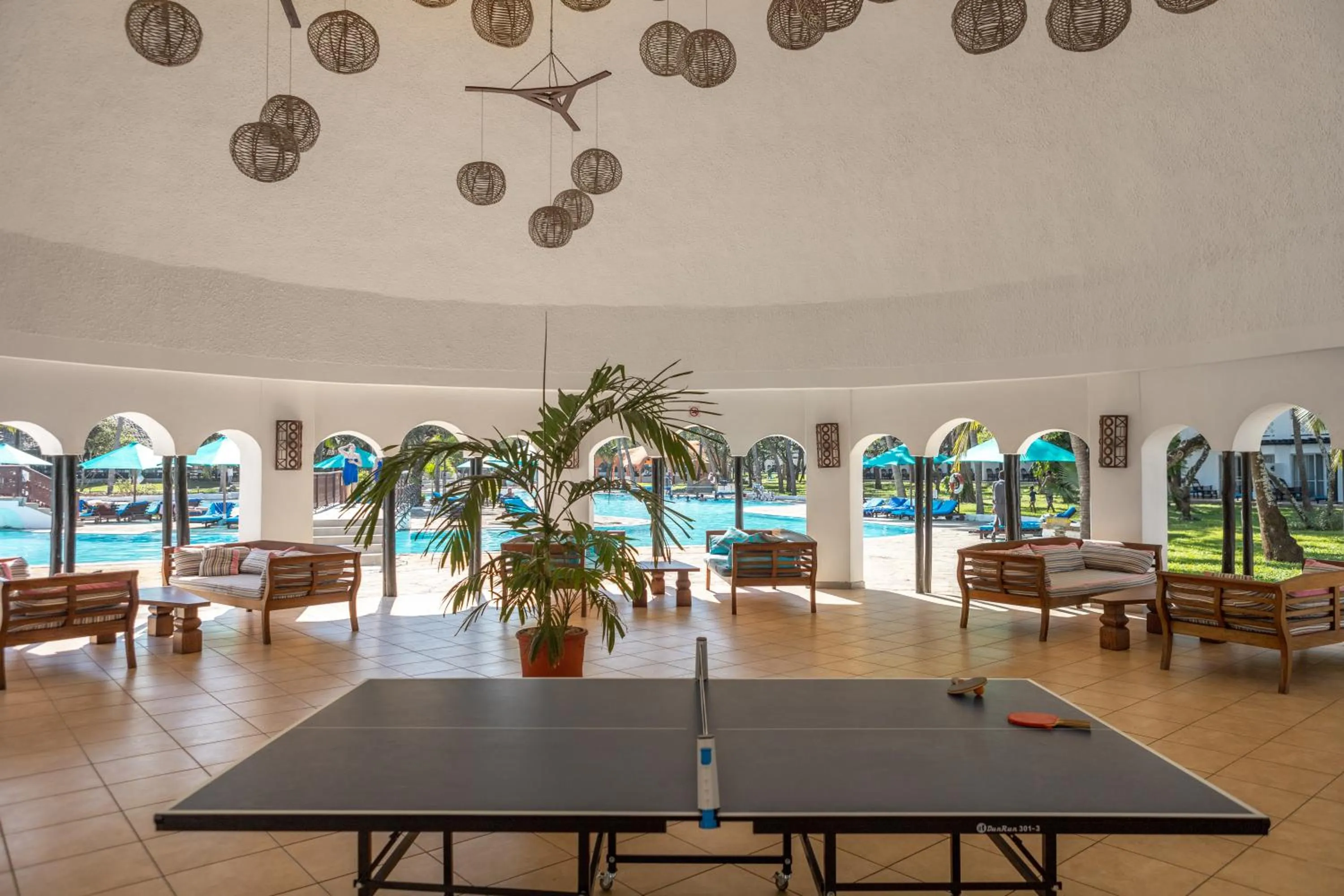 Lounge or bar in Southern Palms Beach Resort