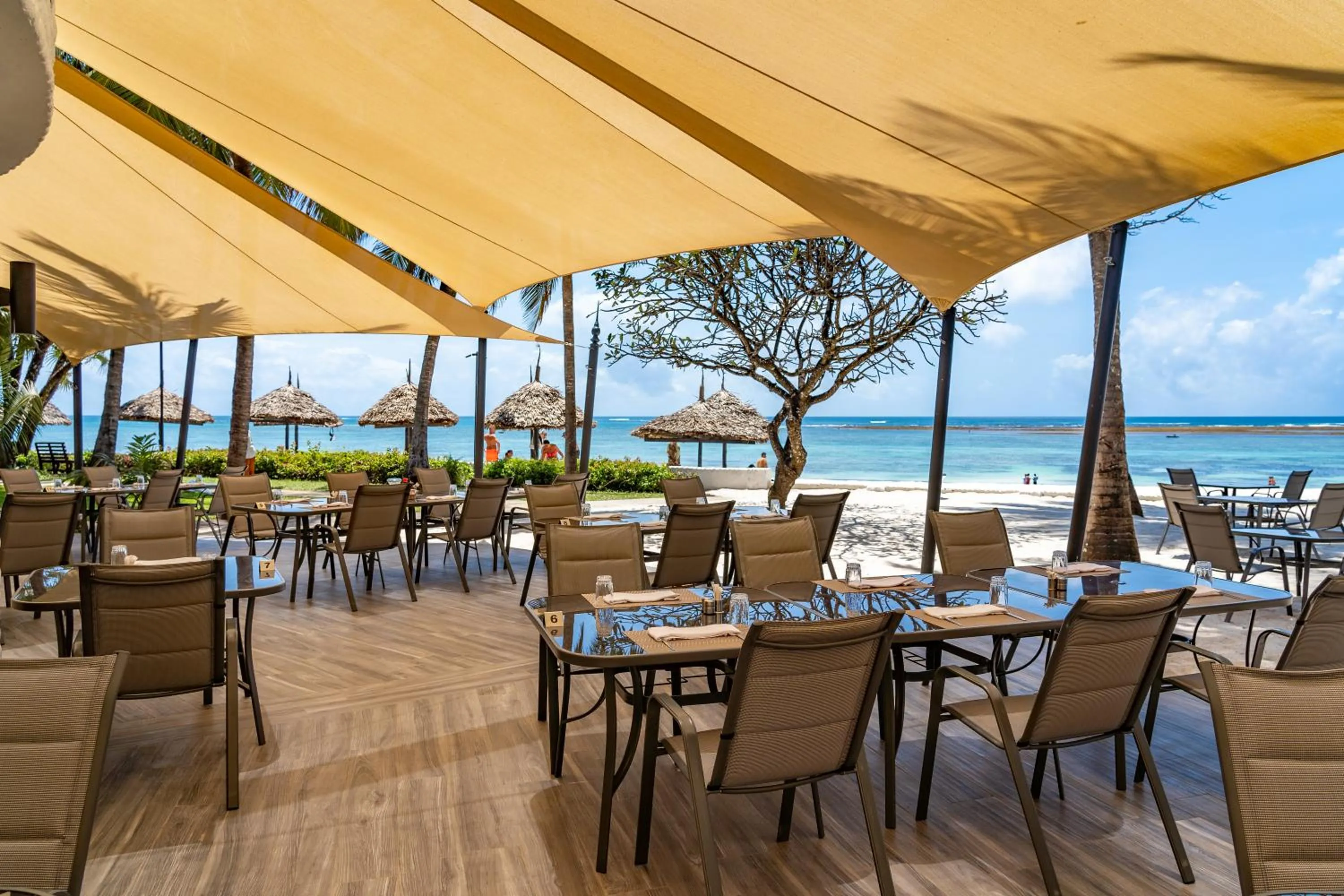 Restaurant/places to eat in Southern Palms Beach Resort