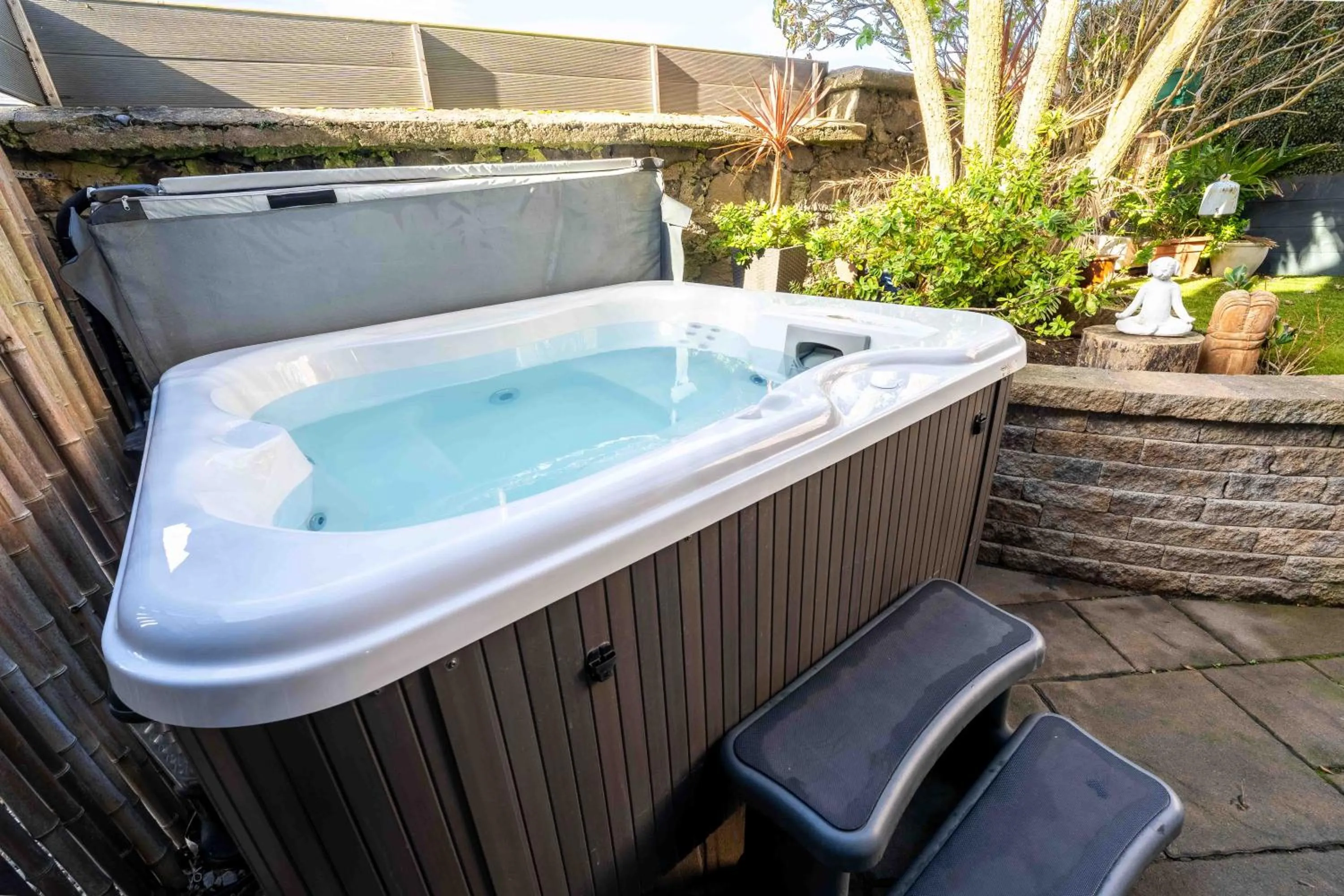 Antrim House Guest Rooms & Suites