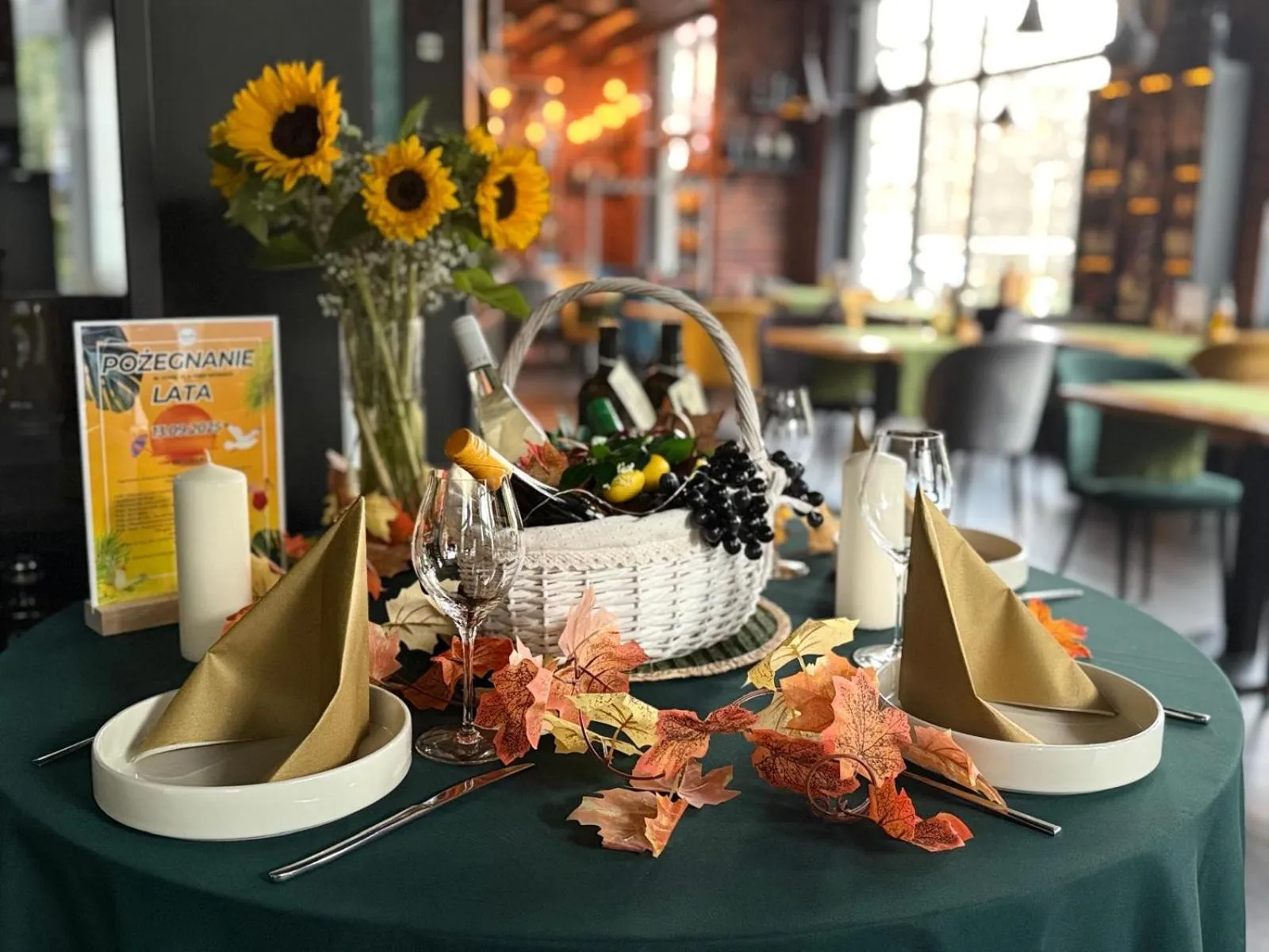 Restaurant/places to eat in Apartamenty Zdrojowa