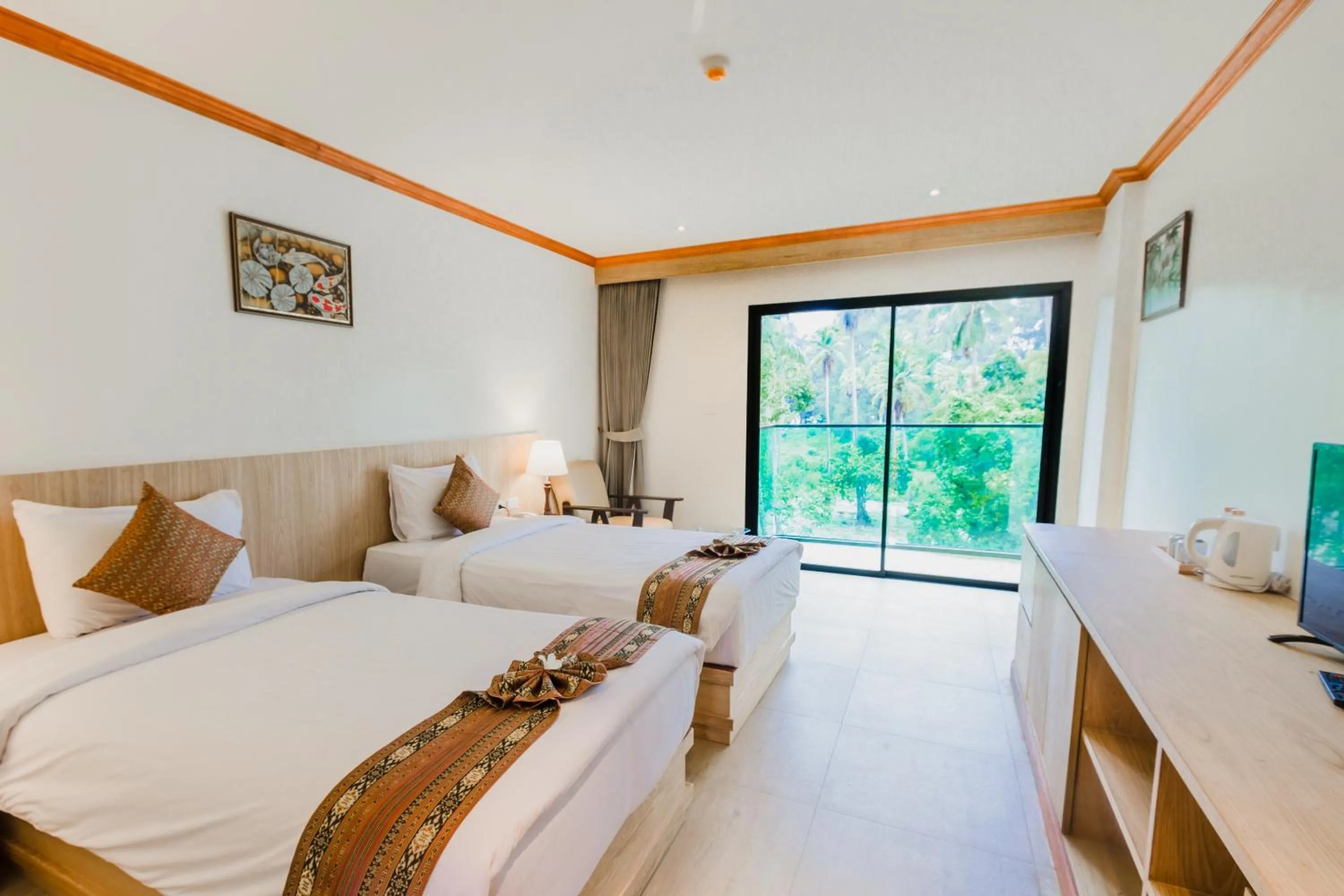 Bedroom, Bed in Airport Beach Hotel Phuket